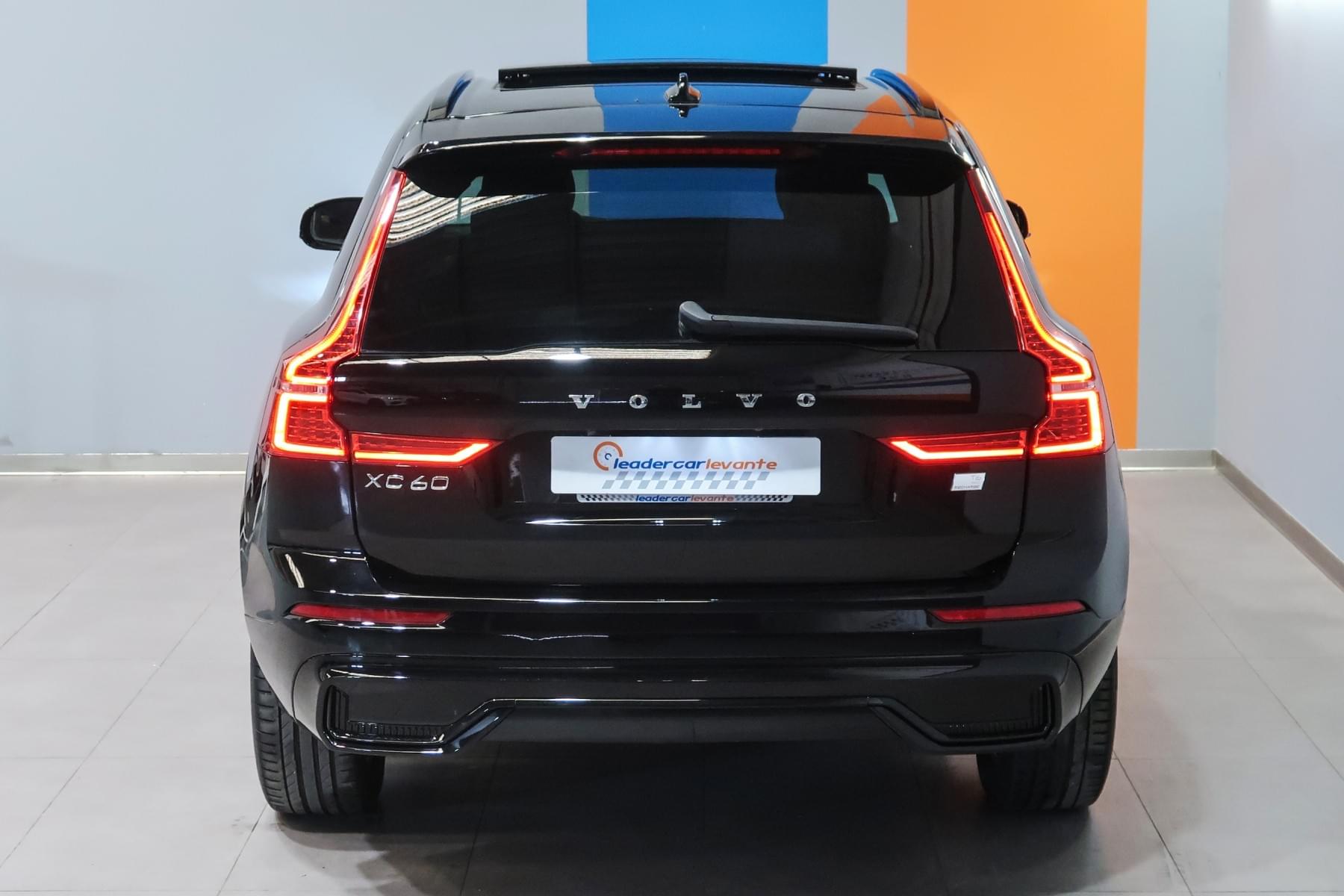 VOLVO XC60 2.0 T6 AWD RECHARGE R-DESIGN EXP AUTO 13