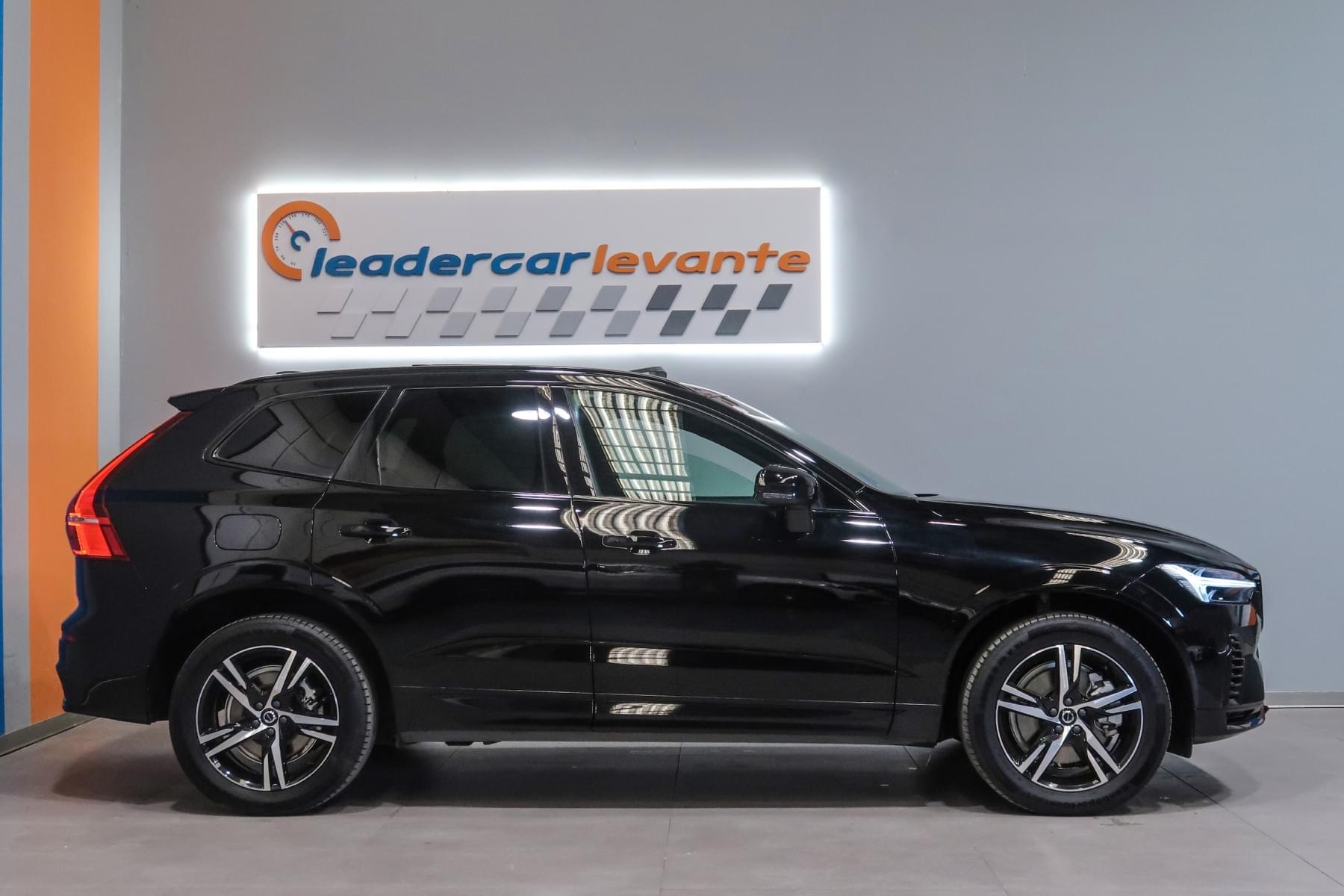 VOLVO XC60 2.0 T6 AWD RECHARGE R-DESIGN EXP AUTO 4