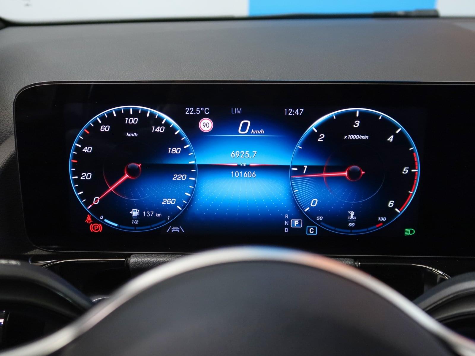 MERCEDES-BENZ CLASE B 200 D 150CV 34