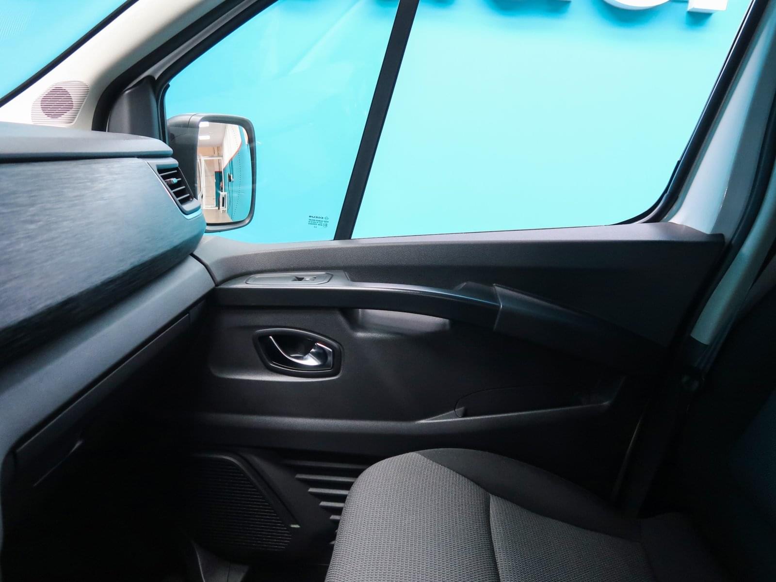 RENAULT TRAFIC MIXTO N15/6 LARGO ENERGY BLUE DCI 150CV 31 