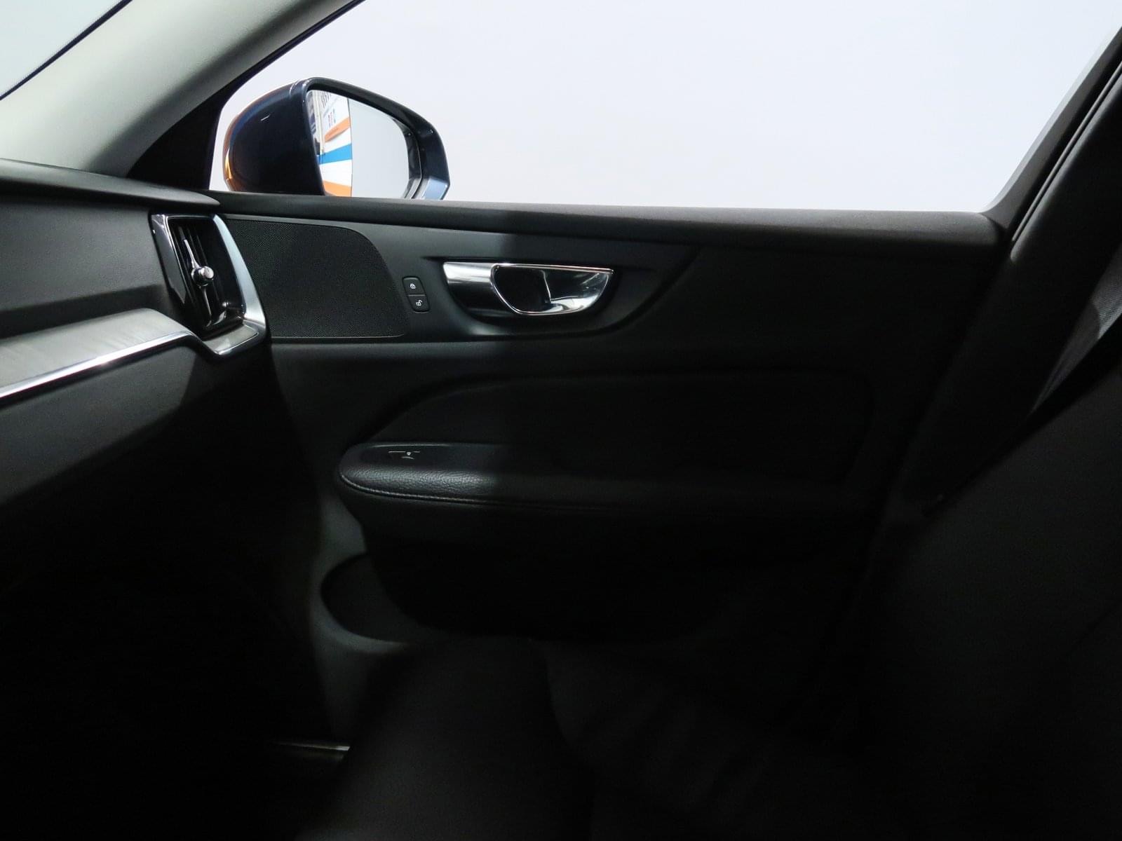 VOLVO V60 2.0 B4 AWD 197CV MOMENTUM 35