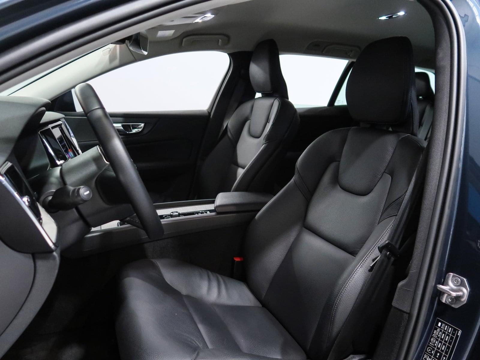 VOLVO V60 2.0 B4 AWD 197CV MOMENTUM 19