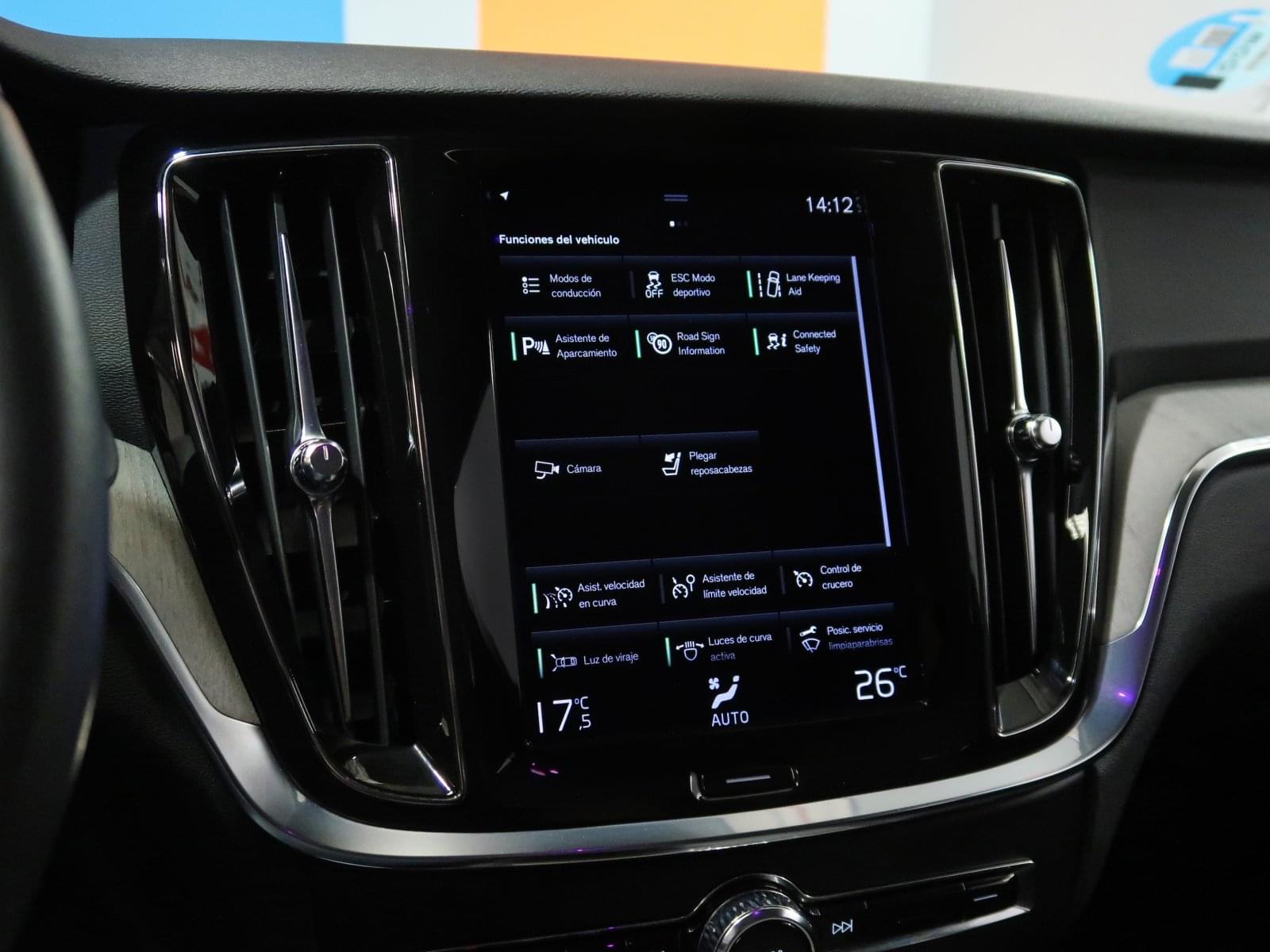 VOLVO V60 2.0 B4 AWD 197CV MOMENTUM 41