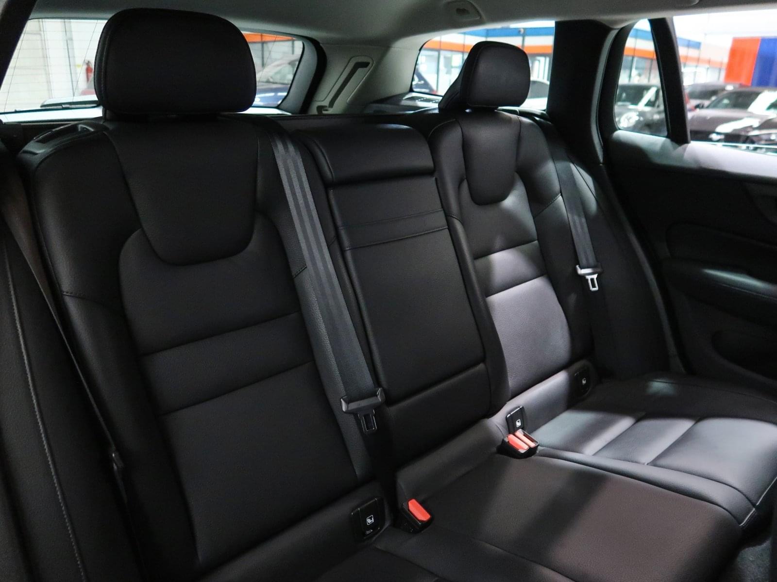 VOLVO V60 2.0 B4 AWD 197CV MOMENTUM 25