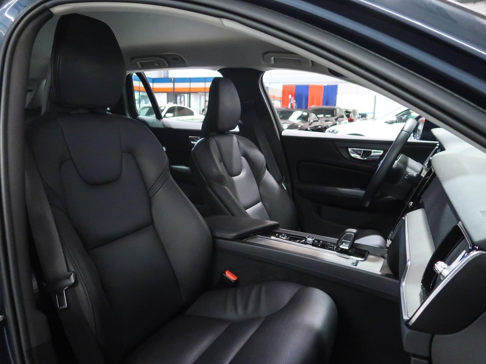 VOLVO V60 2.0 B4 AWD 197CV MOMENTUM 27