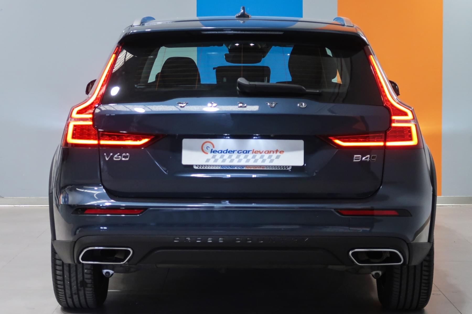 VOLVO V60 2.0 B4 AWD 197CV MOMENTUM 12