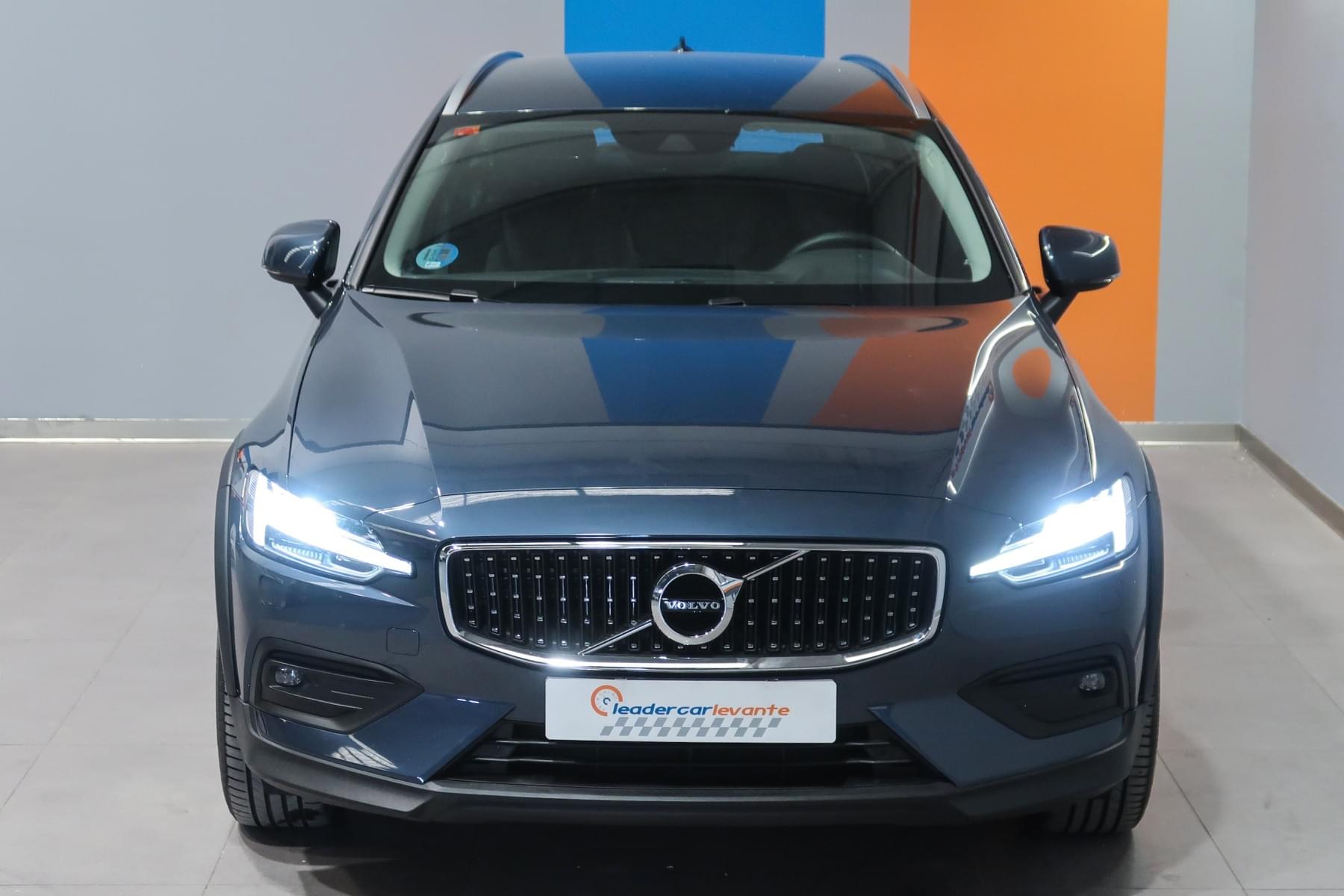 VOLVO V60 2.0 B4 AWD 197CV MOMENTUM 5
