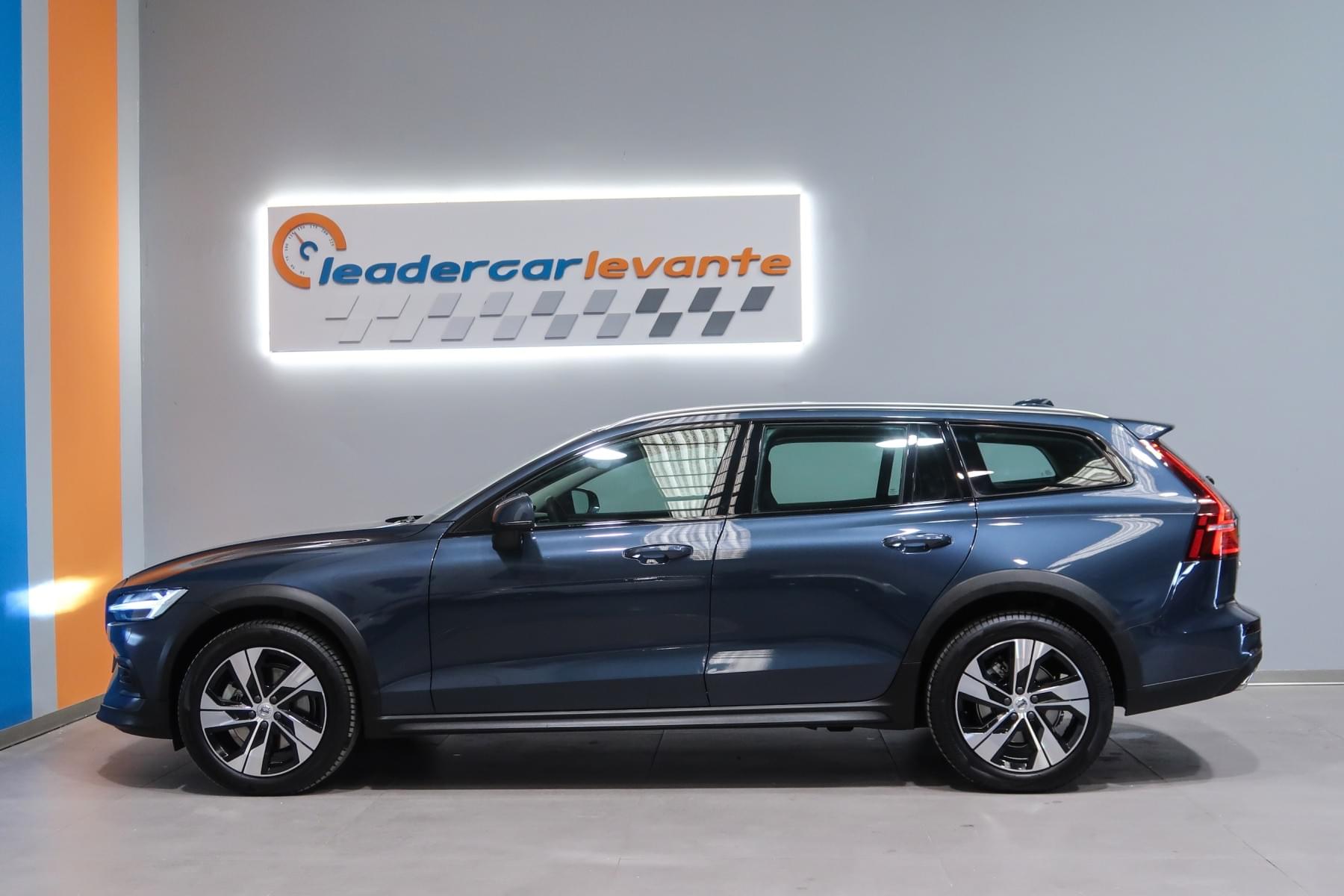 VOLVO V60 2.0 B4 AWD 197CV MOMENTUM 9
