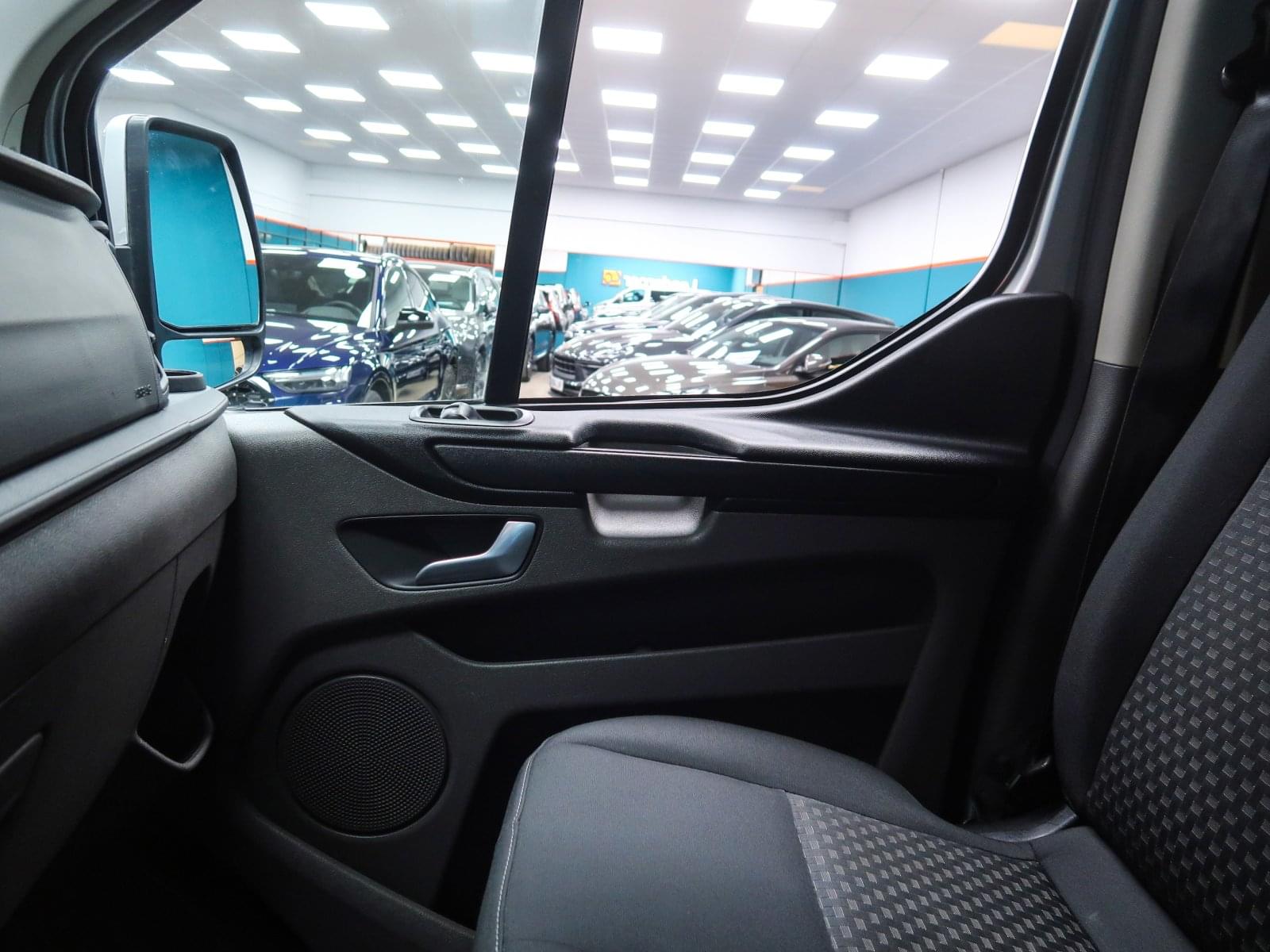 FORD KOMBI 2.0 TCDI 131CV 320 L1 TREND 28