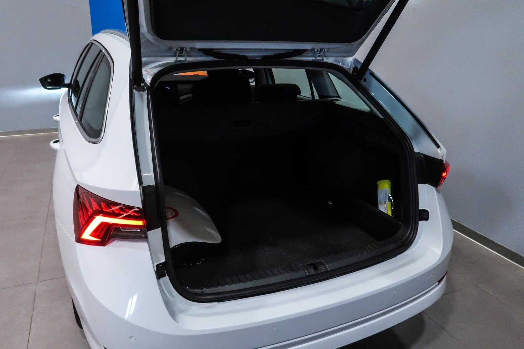 SKODA OCTAVIA COMBI 2.0 TDI AMBITION DSG 150CV 15 