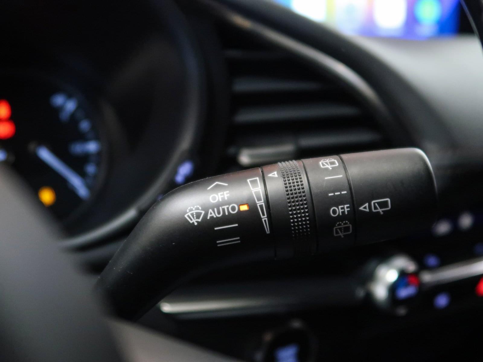 MAZDA MAZDA 3 2.0 ZENITH SAFETY RED 186CV 31