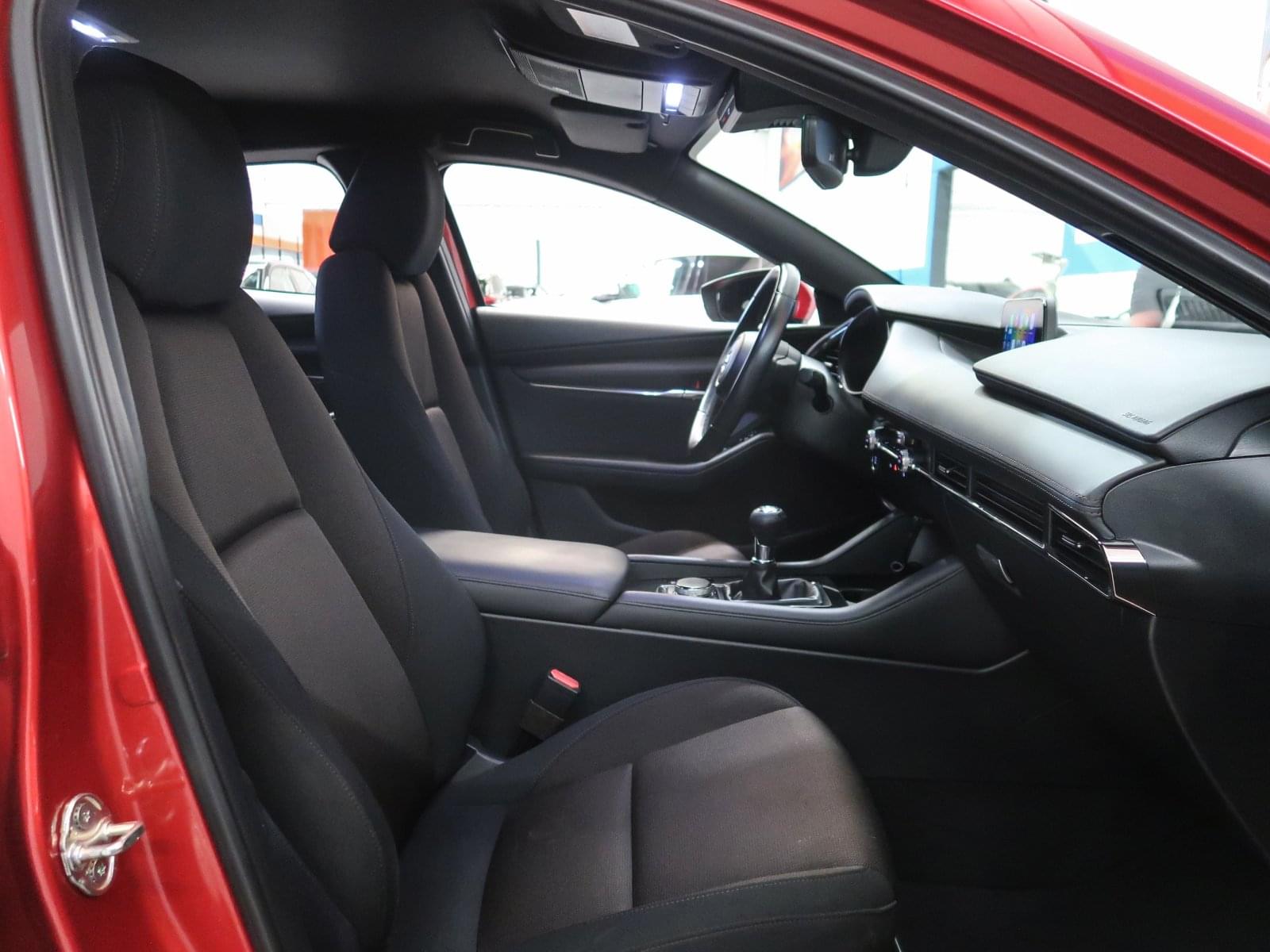 MAZDA MAZDA 3 2.0 ZENITH SAFETY RED 186CV 23