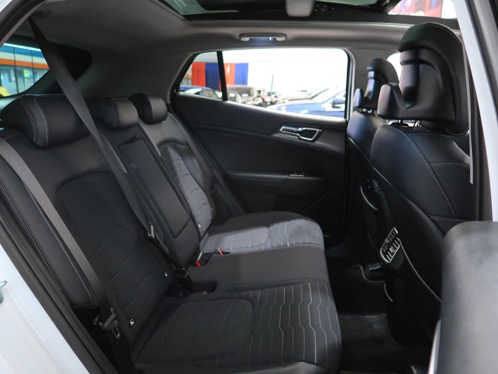 KIA SPORTAGE TECH PACK 1.6TGDI HEV 230CV 23