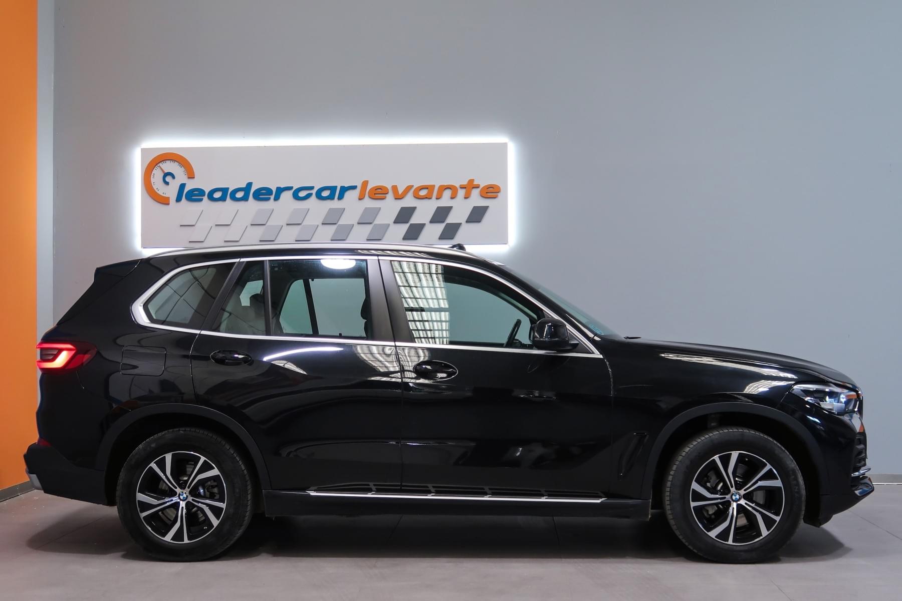 BMW X5 XDRIVE25D 231CV 4