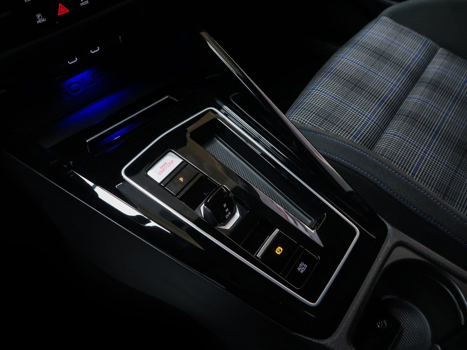 VOLKSWAGEN GOLF 1.5 TSI 272CV 6-GANG DSG GTE 39 