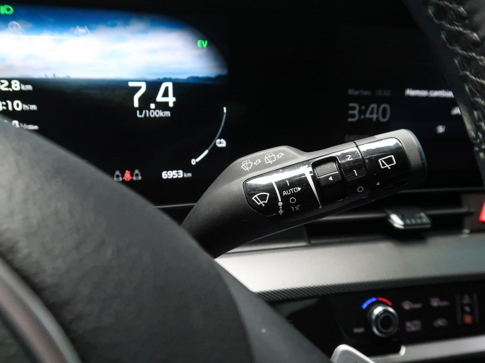 KIA SPORTAGE 1.6 T-GDI HEV 215CV TECH 4X2 36 