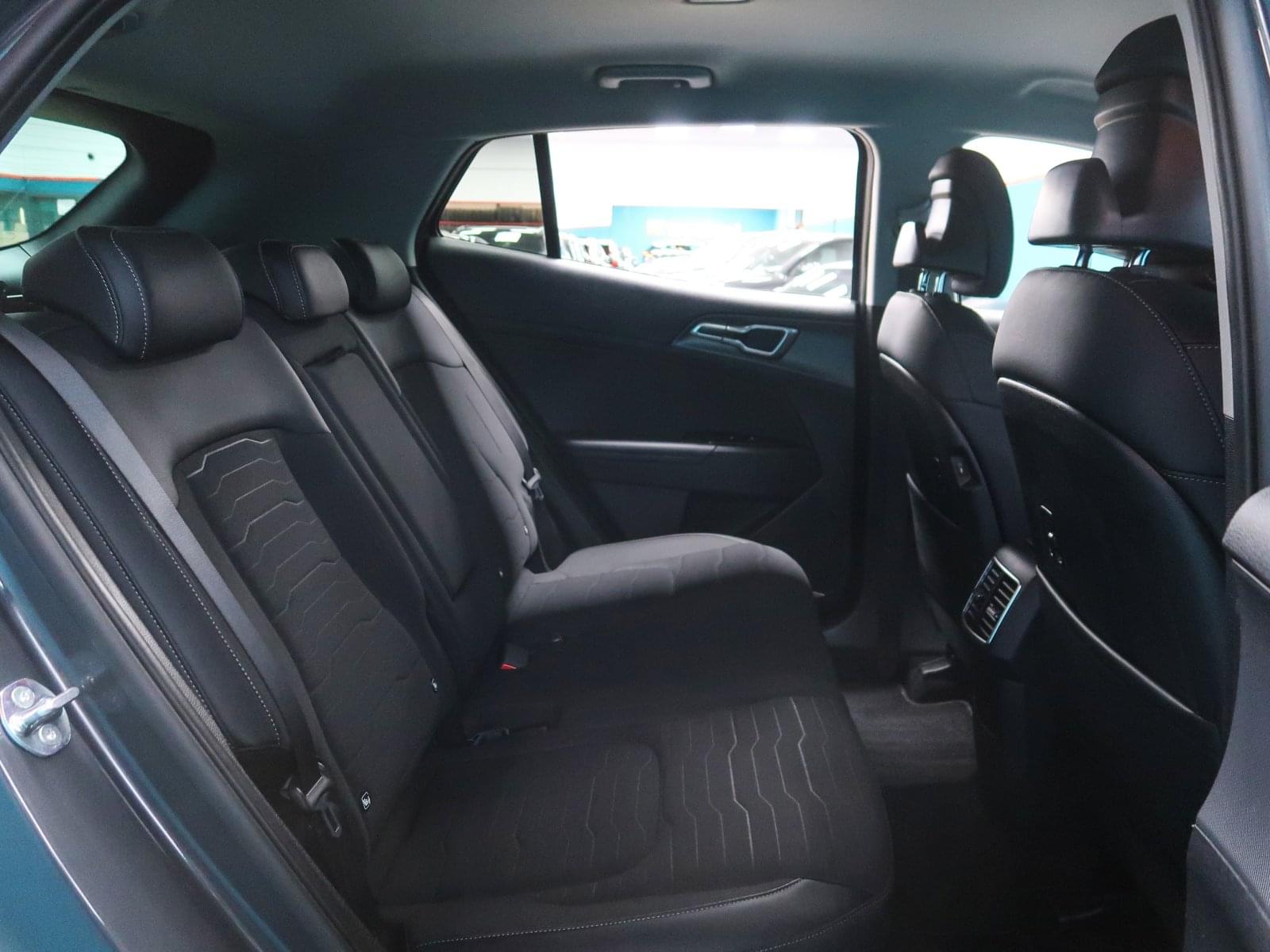 KIA SPORTAGE 1.6 T-GDI HEV 215CV TECH 4X2 26 