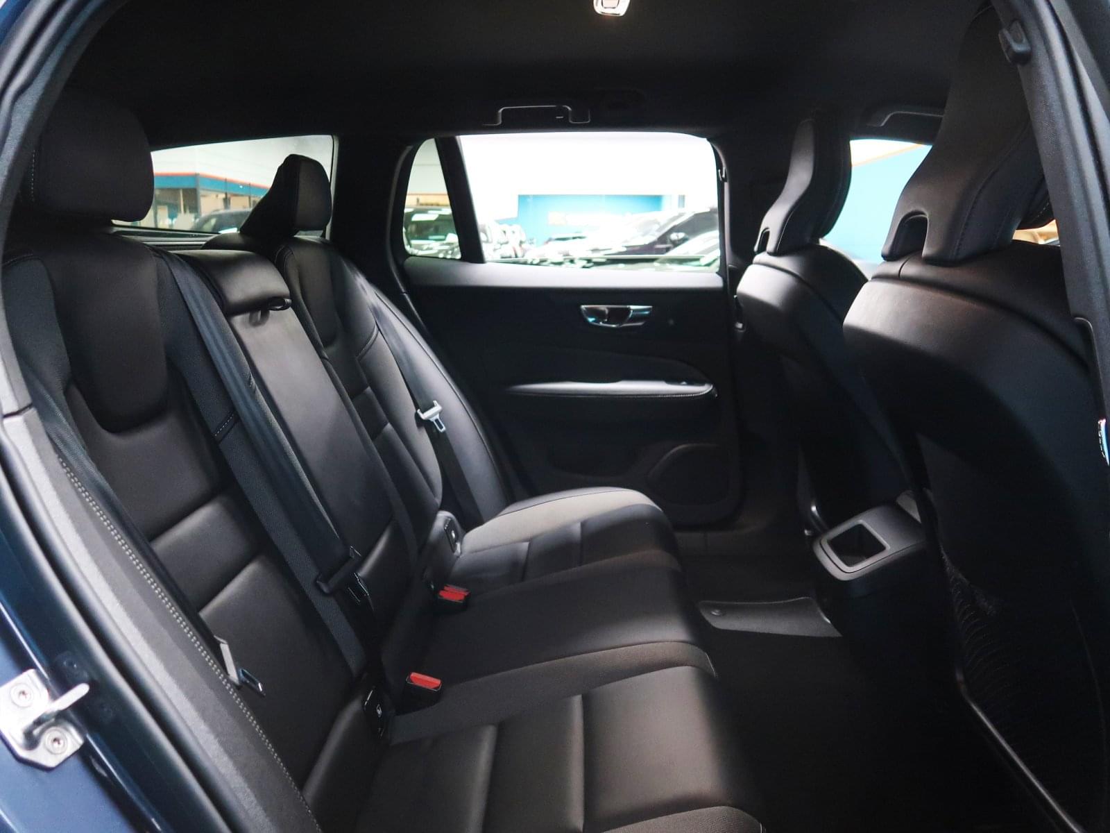 VOLVO V60 2.0 B4 R DESIGN AUTO 197CV 24 