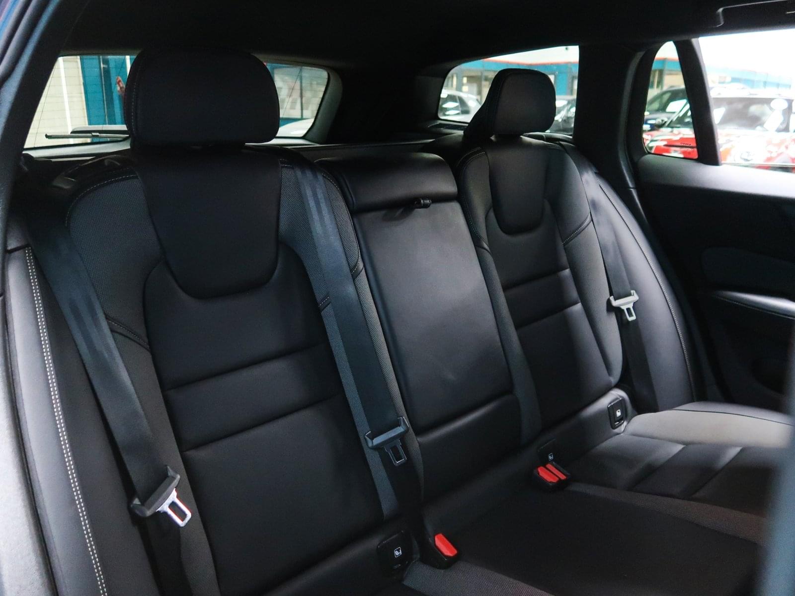 VOLVO V60 2.0 B4 R DESIGN AUTO 197CV 25 