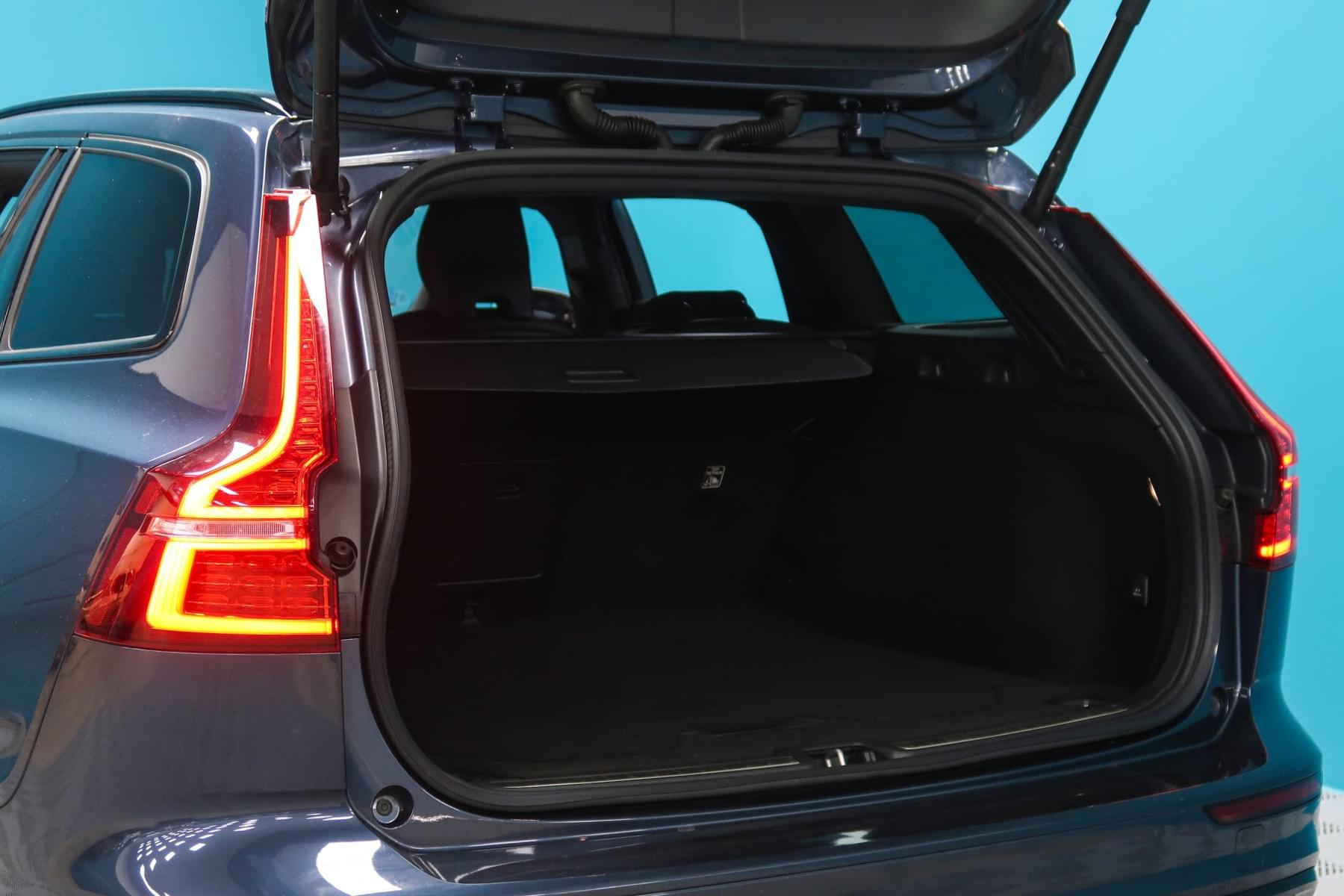 VOLVO V60 2.0 B4 R DESIGN AUTO 197CV 16 