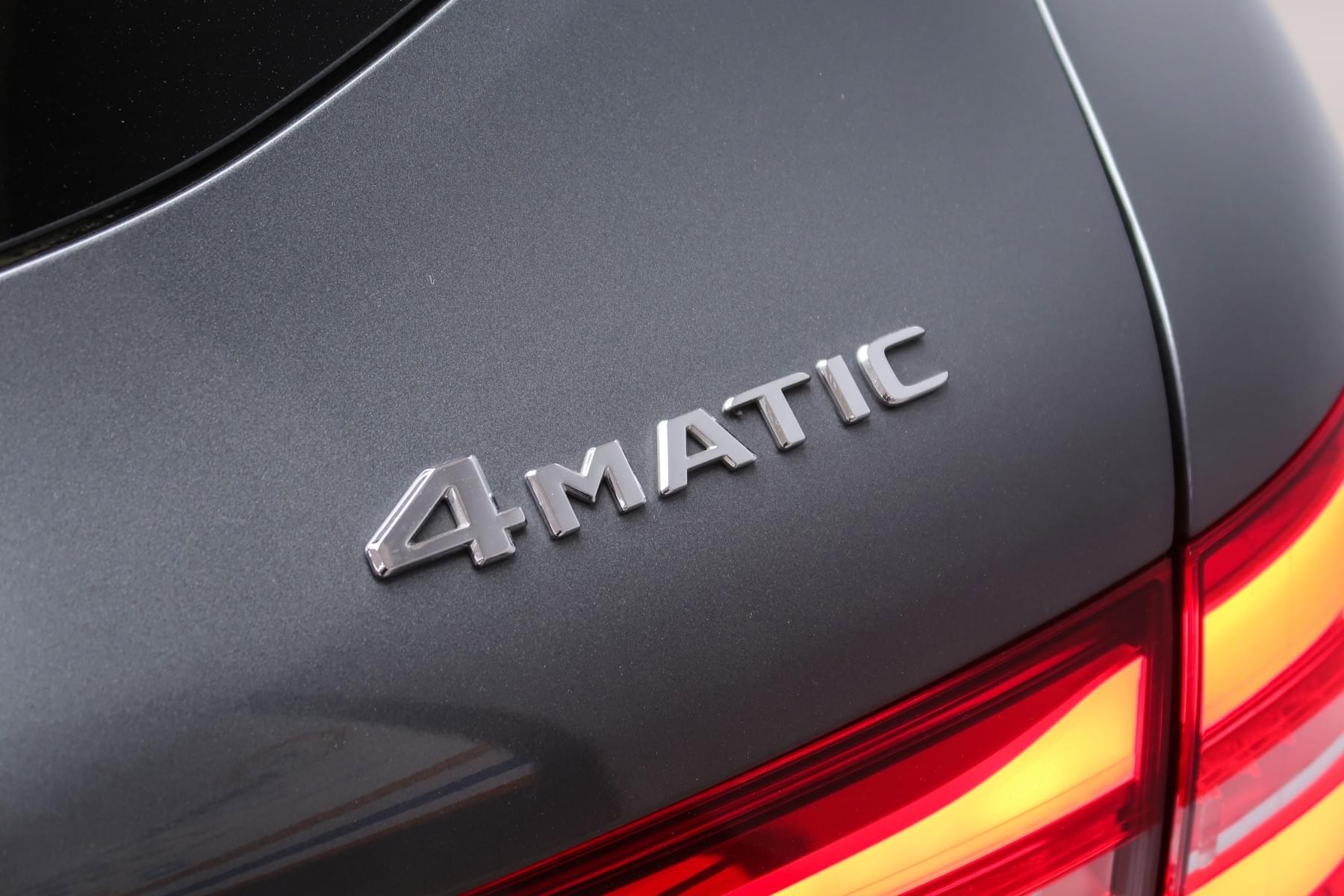 MERCEDES-BENZ GLC 220D 4MATIC 10