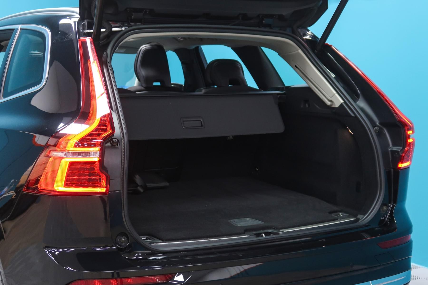 VOLVO XC60 2.0 T6 AWD RECHARGE INSCRIPTION EXP AUTO 17 