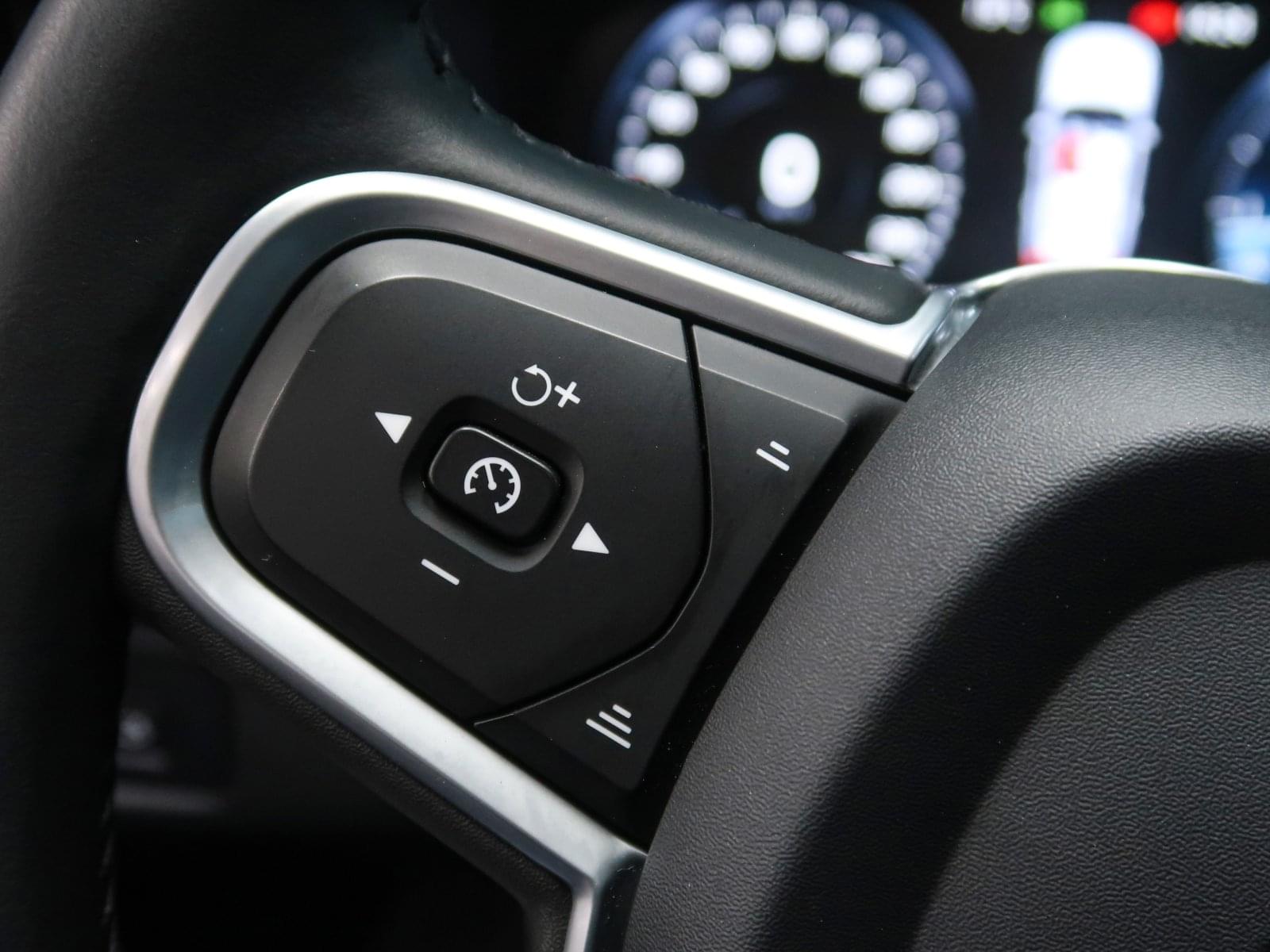 VOLVO XC60 2.0 B4 D AWD MOMENTUM PRO AUTO 197CV 37 