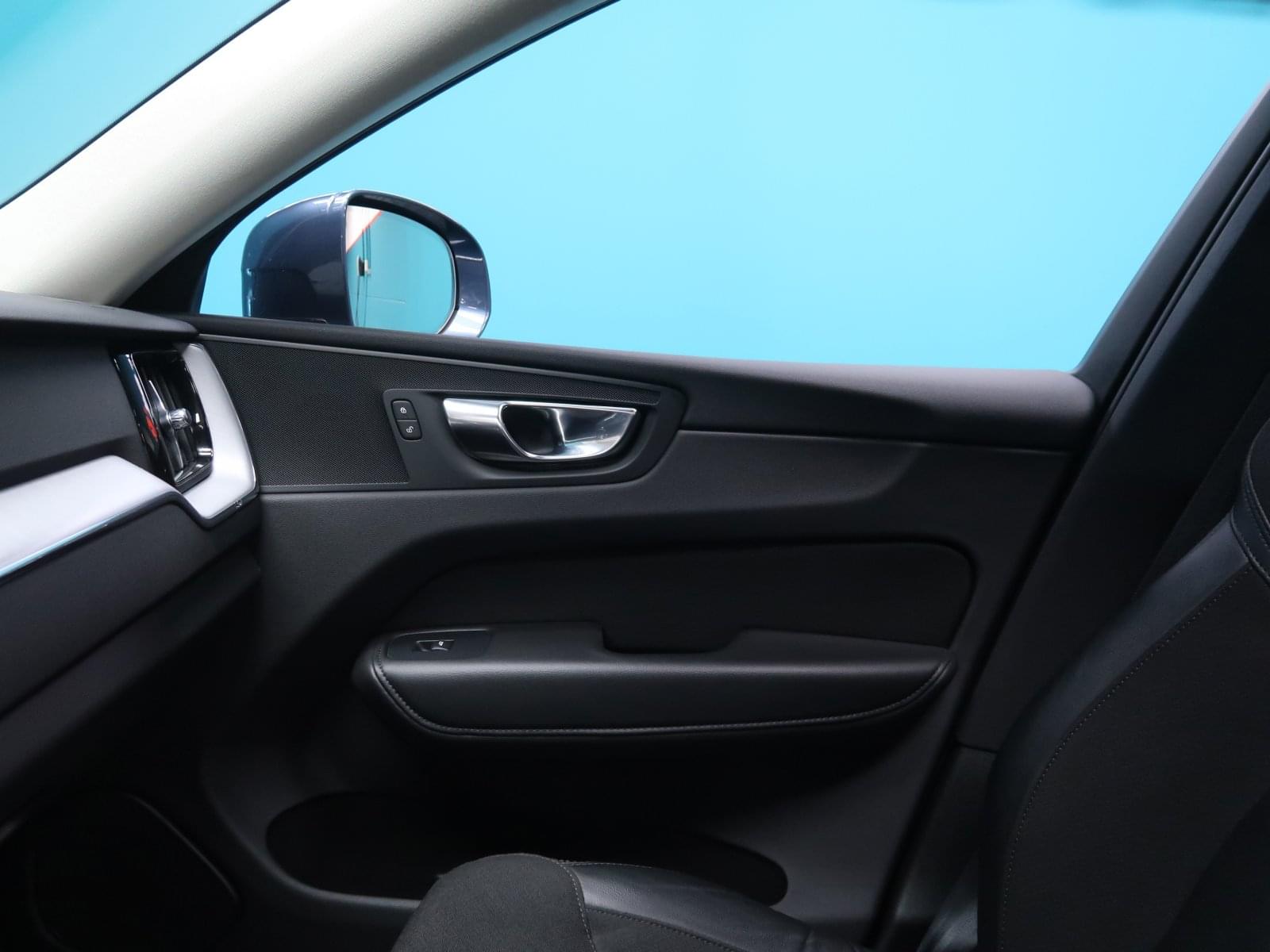 VOLVO XC60 2.0 B4 D AWD MOMENTUM PRO AUTO 197CV 38 