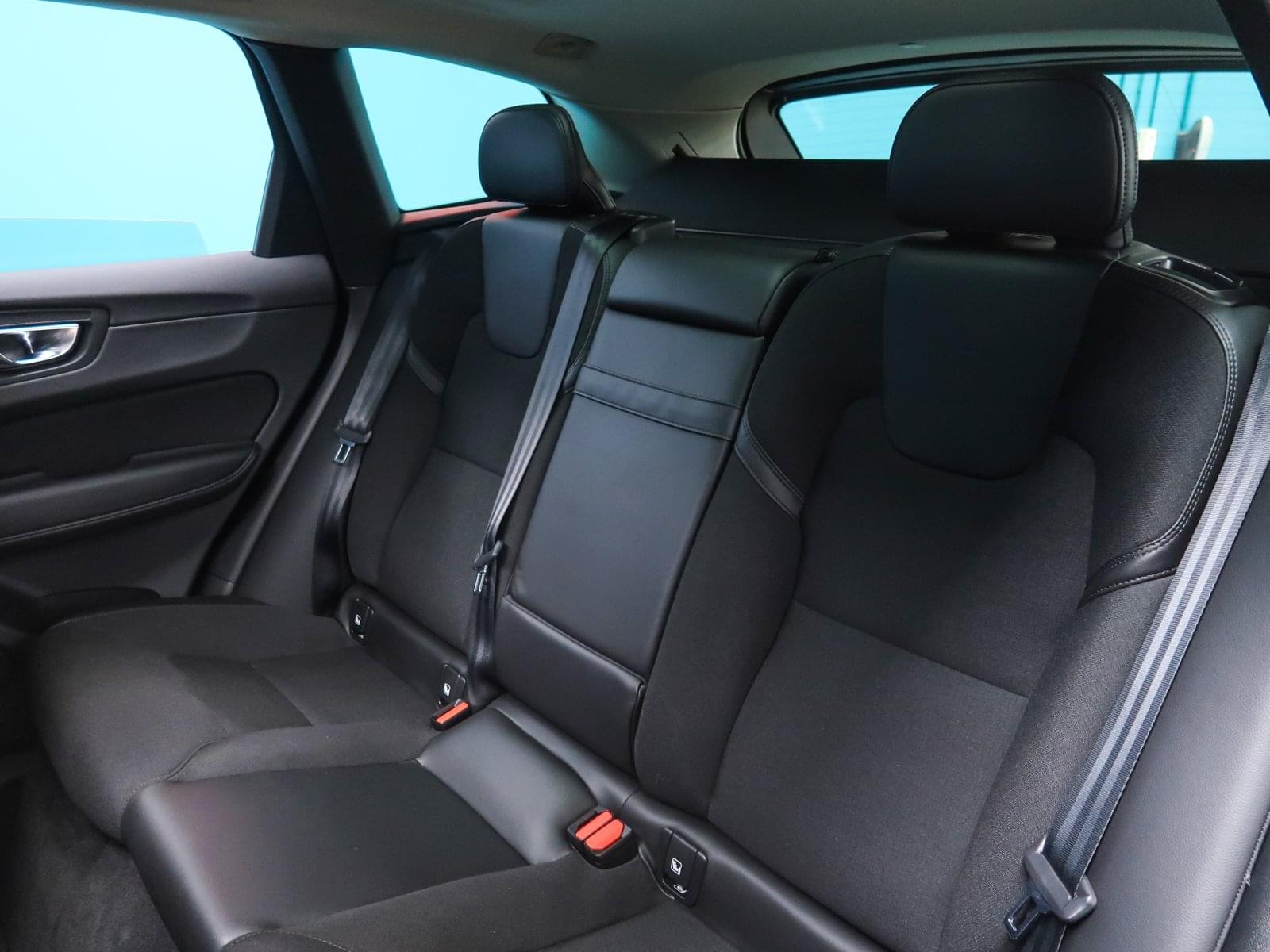 VOLVO XC60 2.0 B4 D AWD MOMENTUM PRO AUTO 197CV 21 