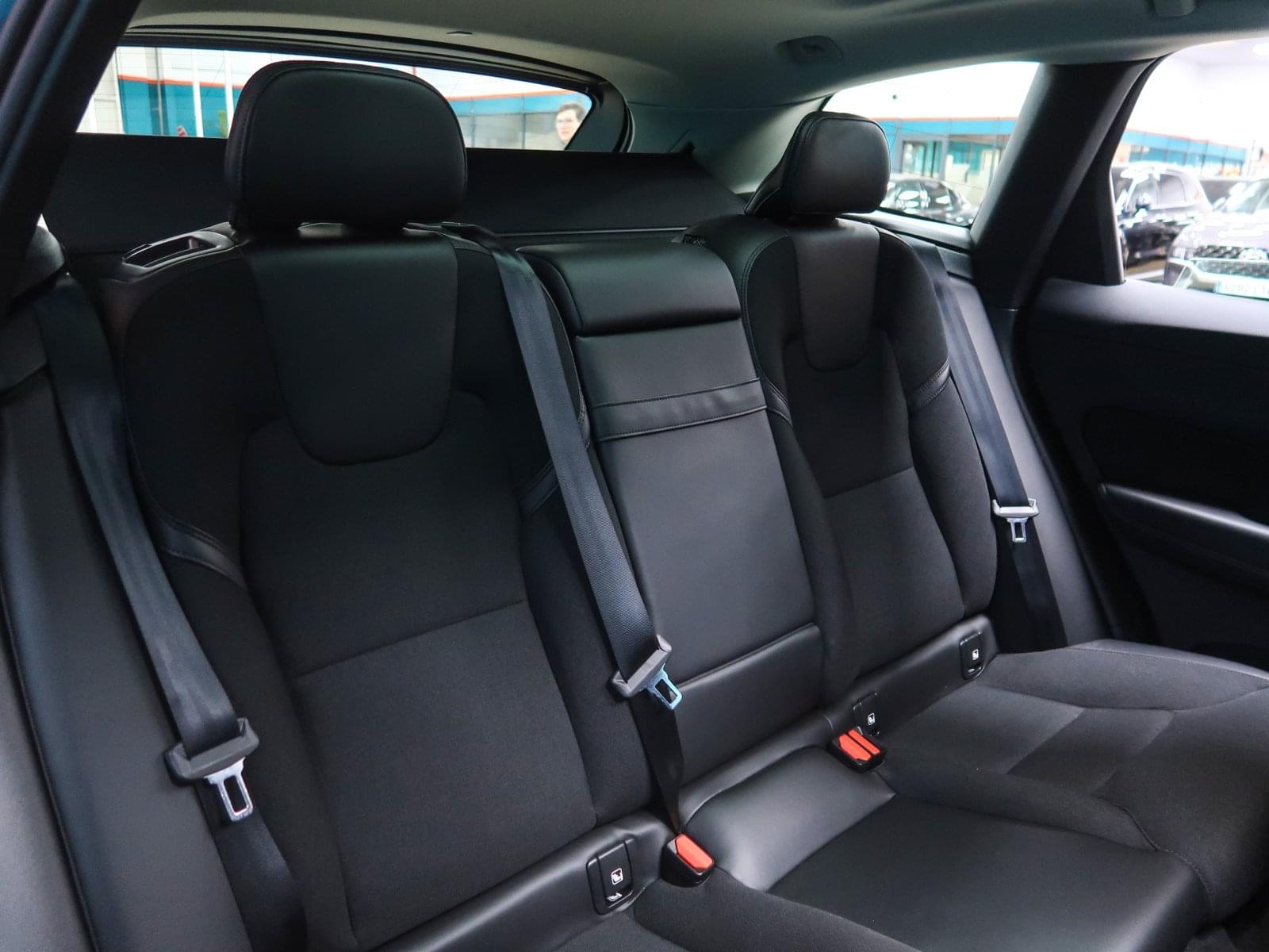 VOLVO XC60 2.0 B4 D AWD MOMENTUM PRO AUTO 197CV 26 