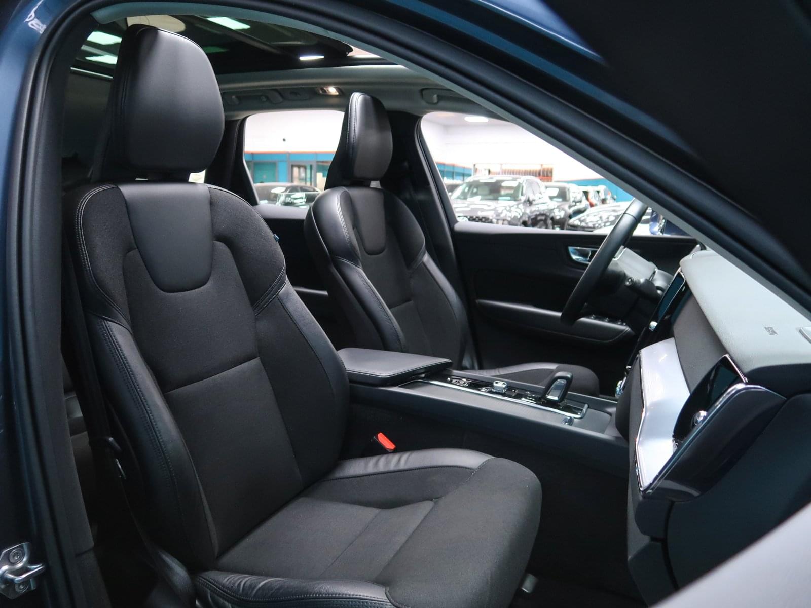 VOLVO XC60 2.0 B4 D AWD MOMENTUM PRO AUTO 197CV 28 