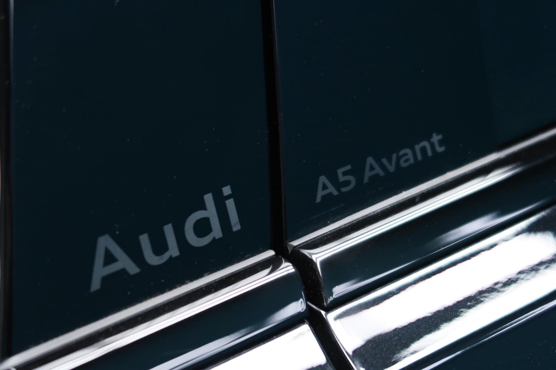 AUDI A5 AVANT 367CV TFSI e BLACK LINE 12 