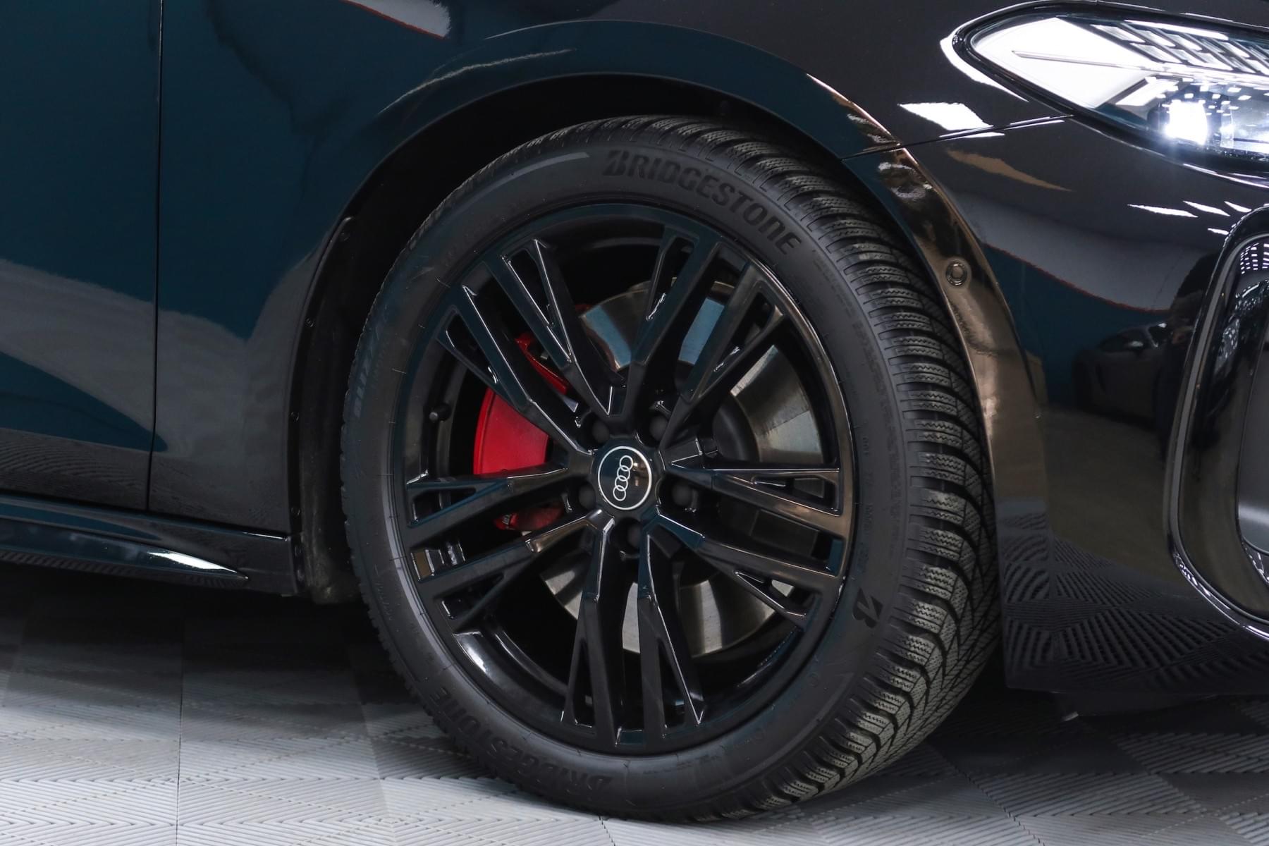 AUDI A5 AVANT 367CV TFSI e BLACK LINE 13 