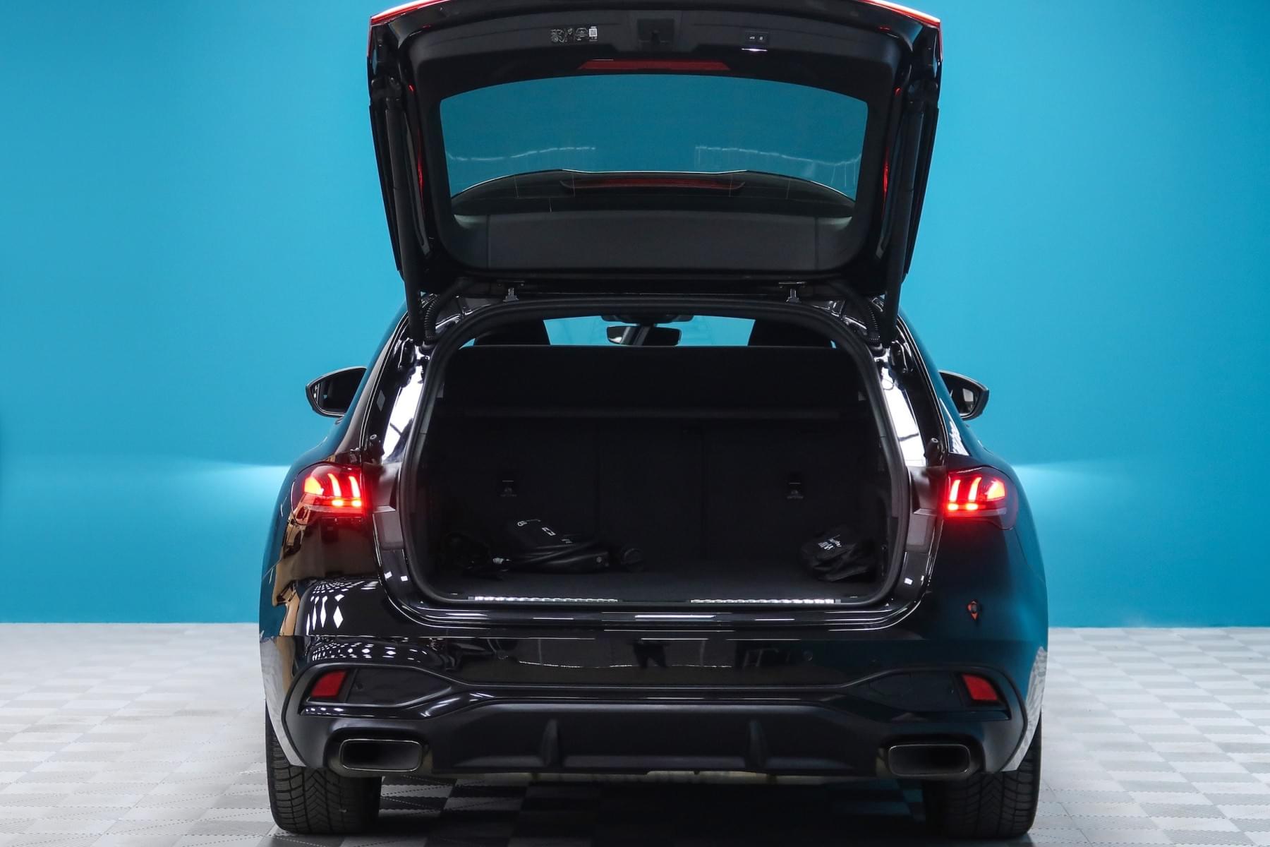 AUDI A5 AVANT 367CV TFSI e BLACK LINE 21 