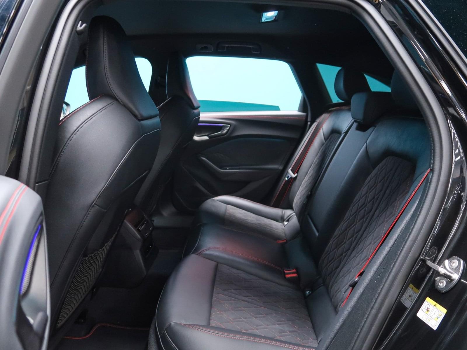 AUDI A5 AVANT 367CV TFSI e BLACK LINE 32 