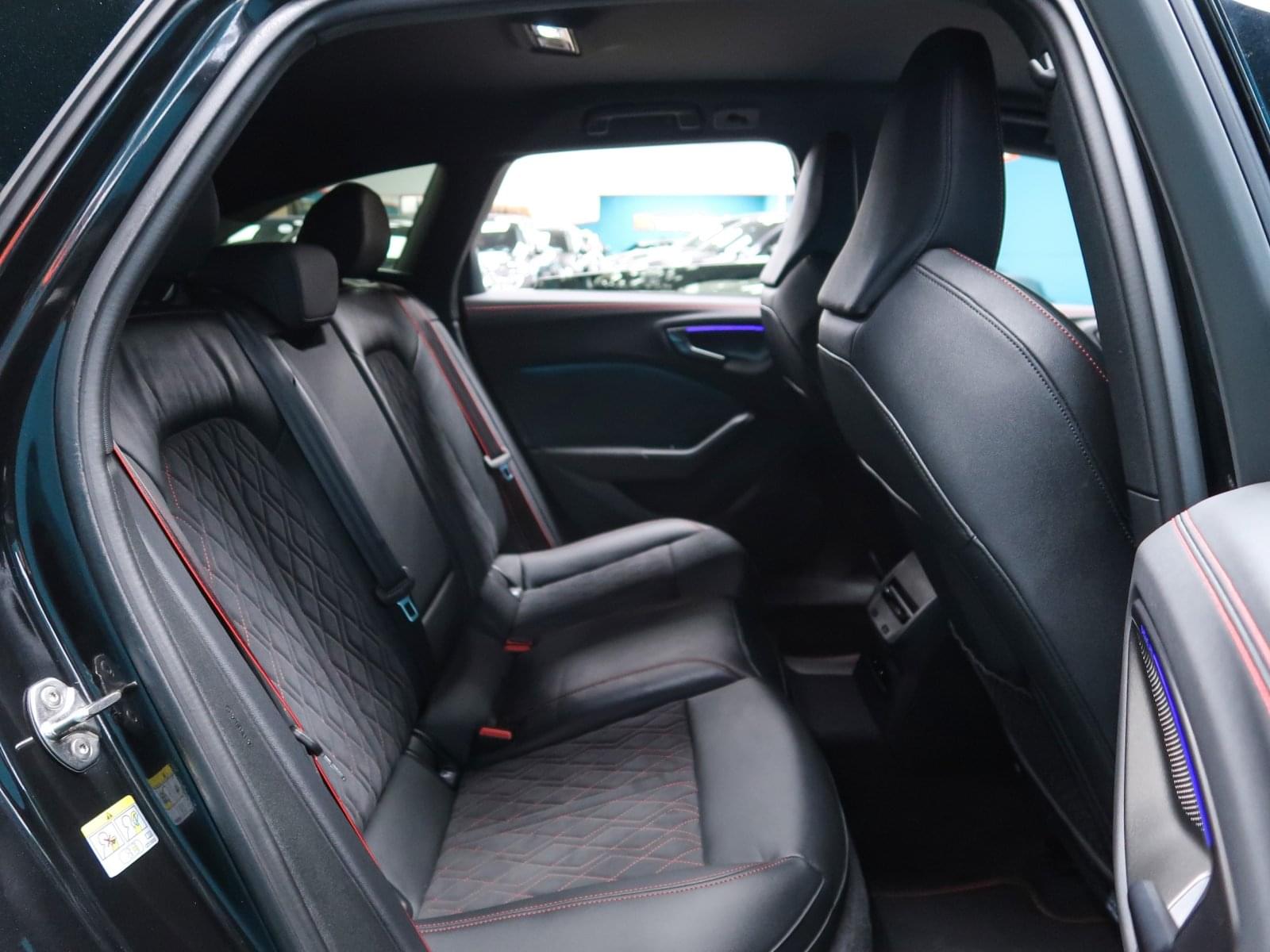 AUDI A5 AVANT 367CV TFSI e BLACK LINE 33 