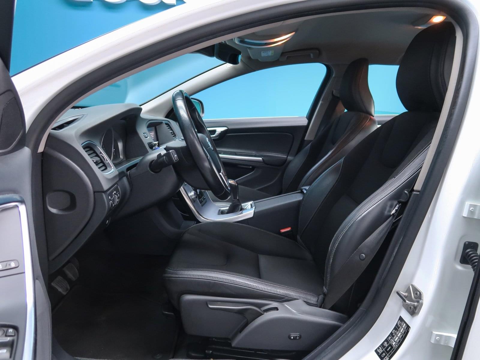 VOLVO V60 D3 MOMENTUM 150CV 20 