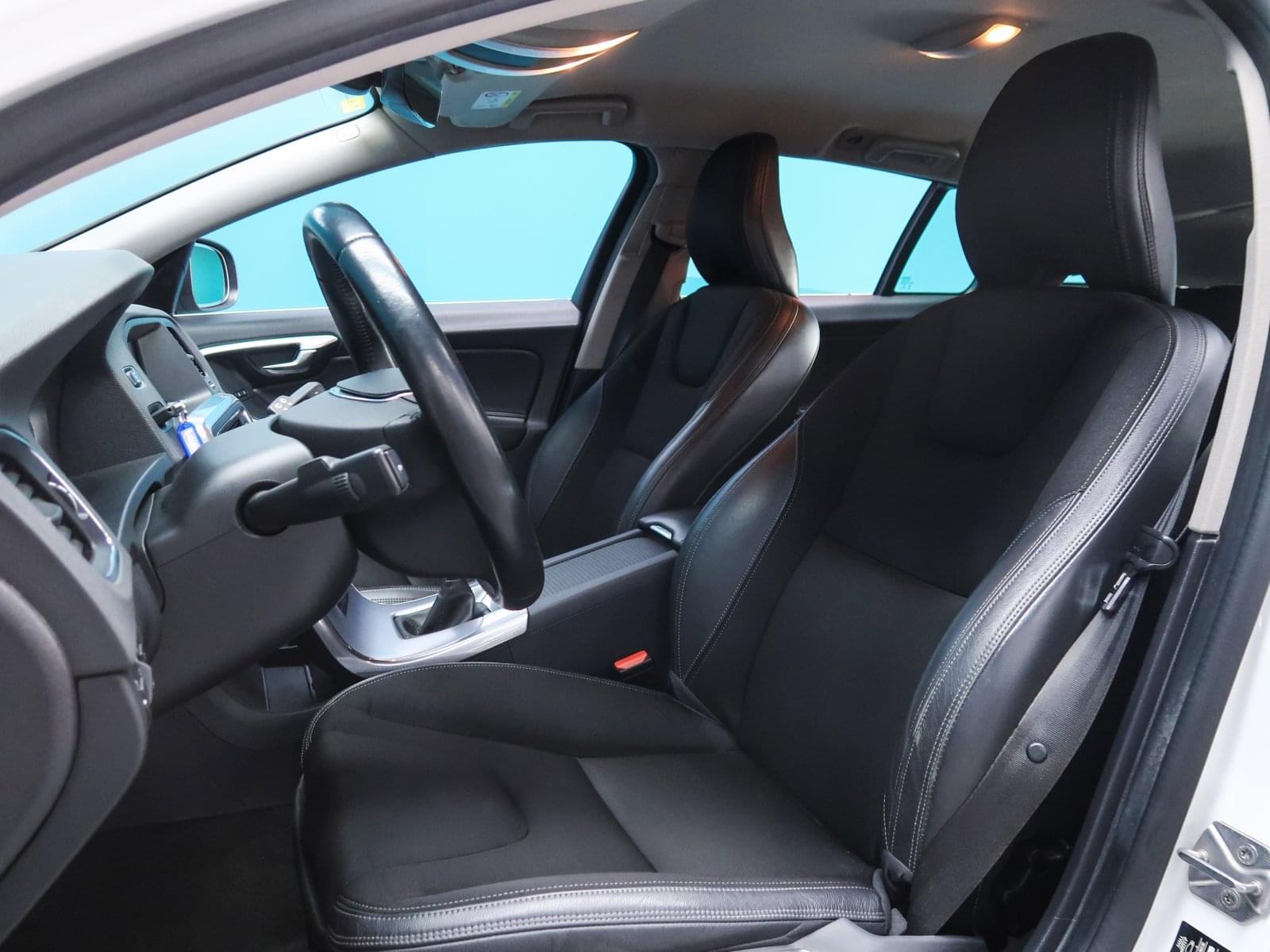 VOLVO V60 D3 MOMENTUM 150CV 17 