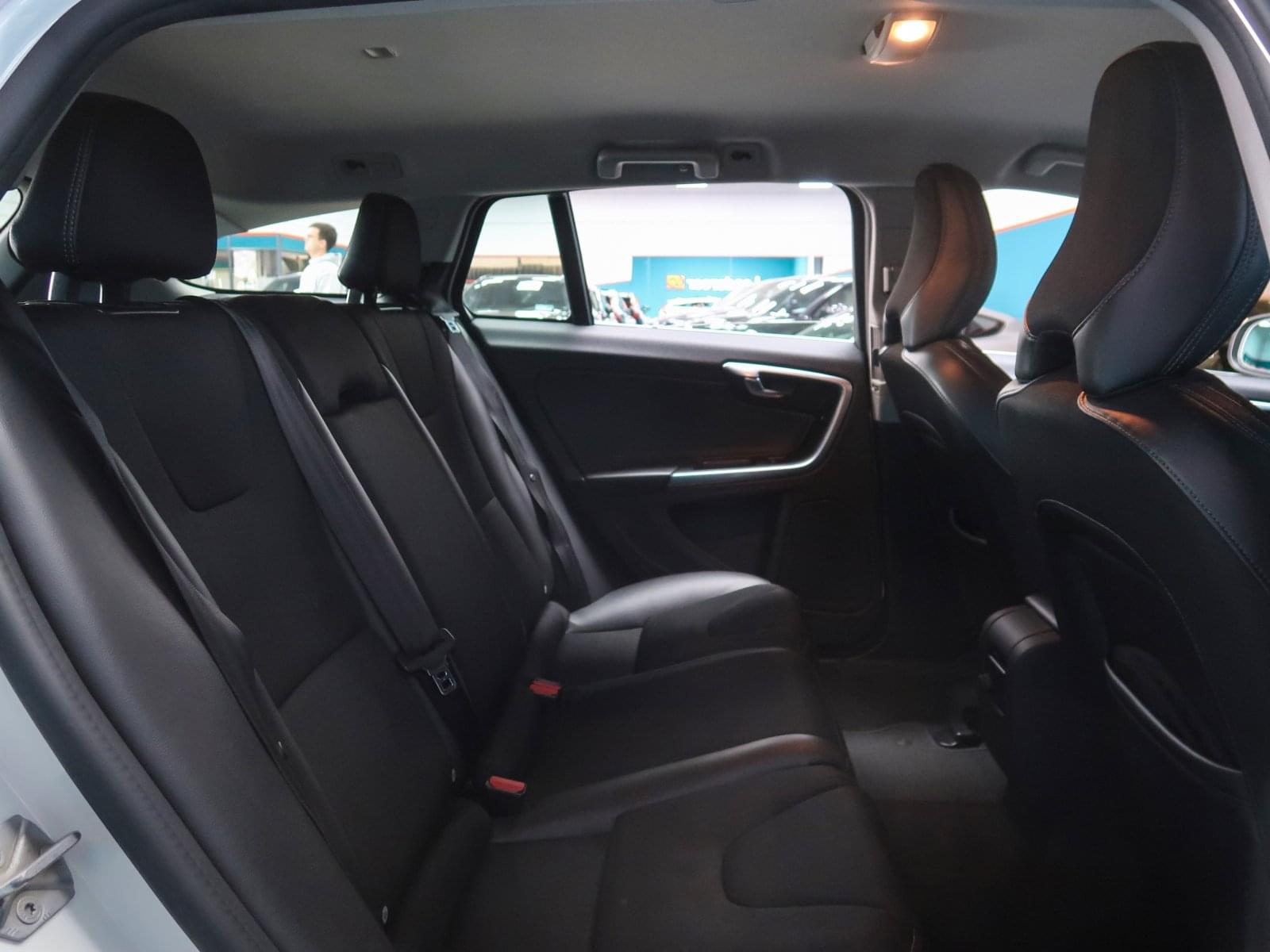 VOLVO V60 D3 MOMENTUM 150CV 22 