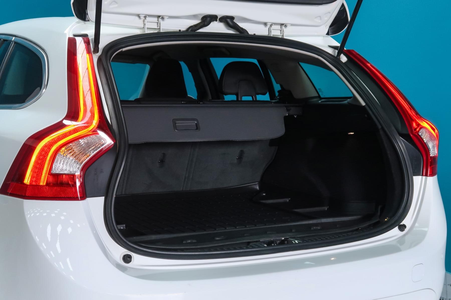 VOLVO V60 D3 MOMENTUM 150CV 15 