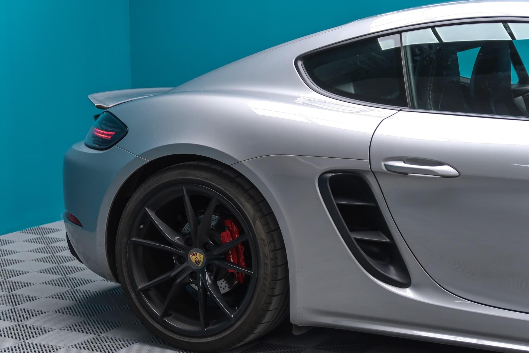 PORSCHE 718 CAYMAN GTS 366CV 9