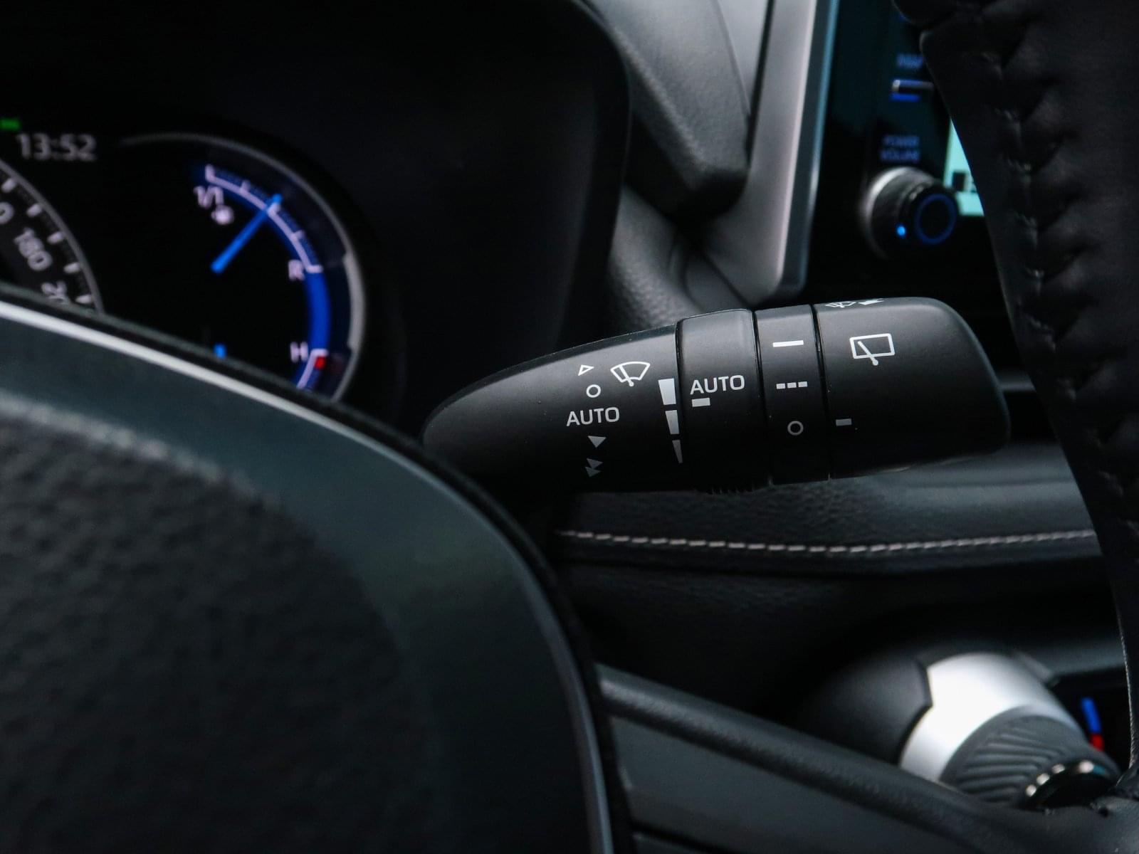 TOYOTA RAV4 BUSINESS 31 