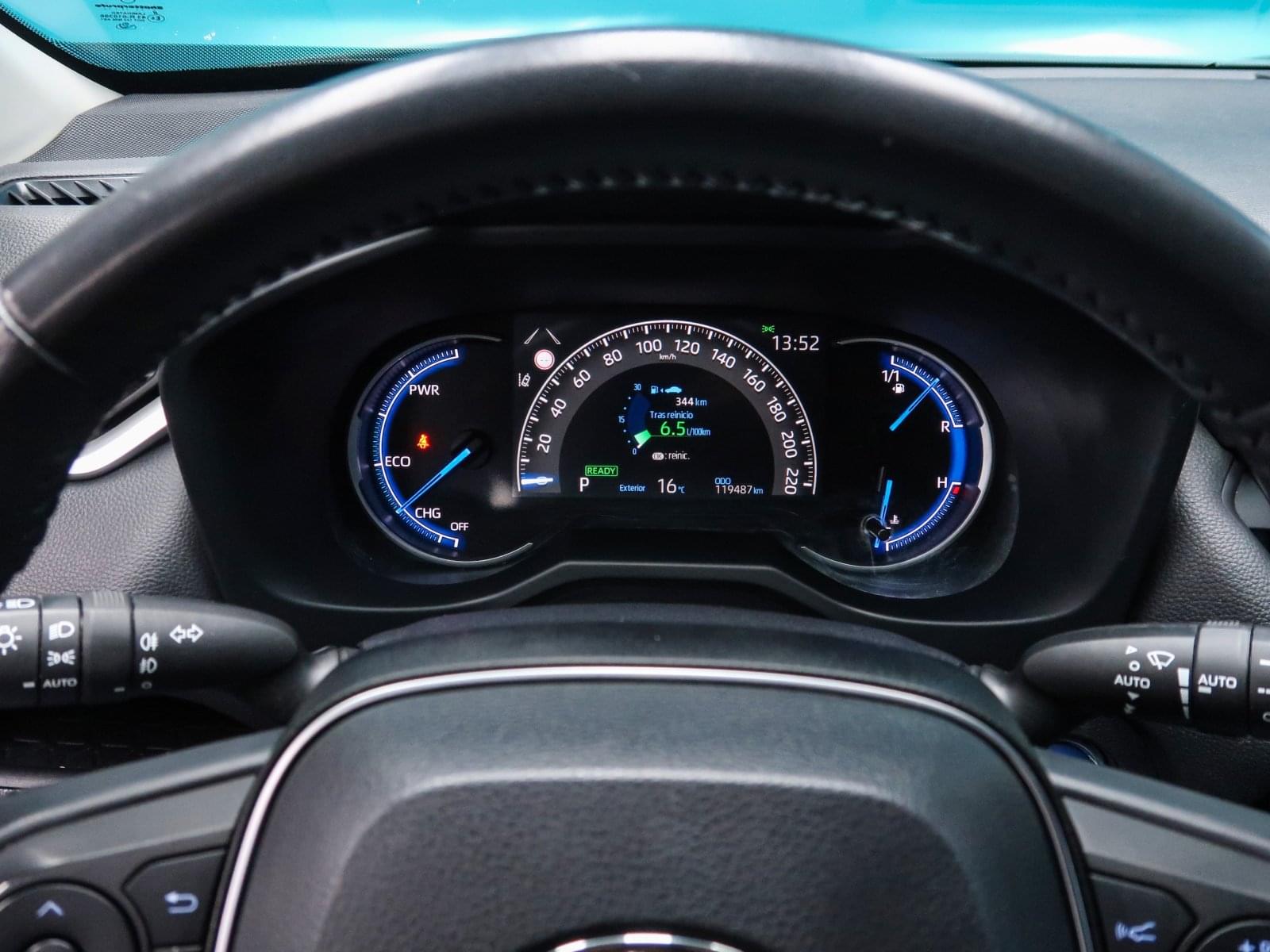 TOYOTA RAV4 BUSINESS 33 