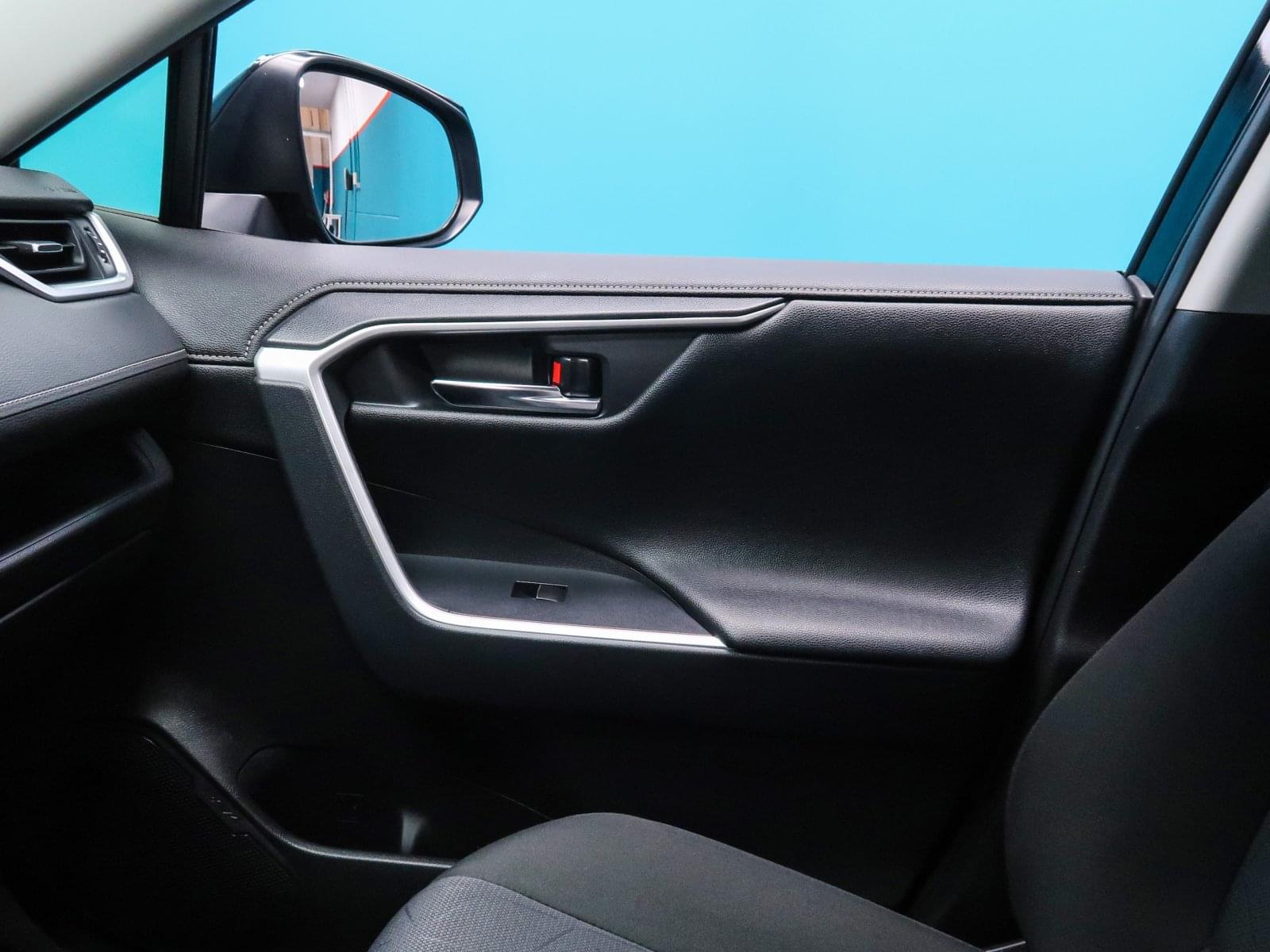 TOYOTA RAV4 BUSINESS 36 