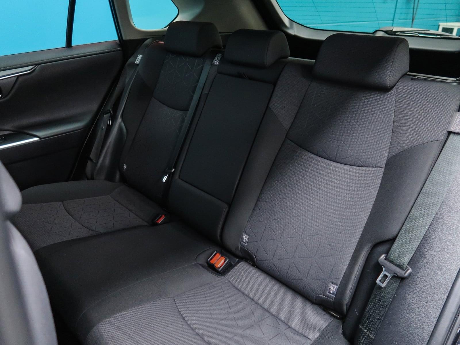 TOYOTA RAV4 BUSINESS 19 