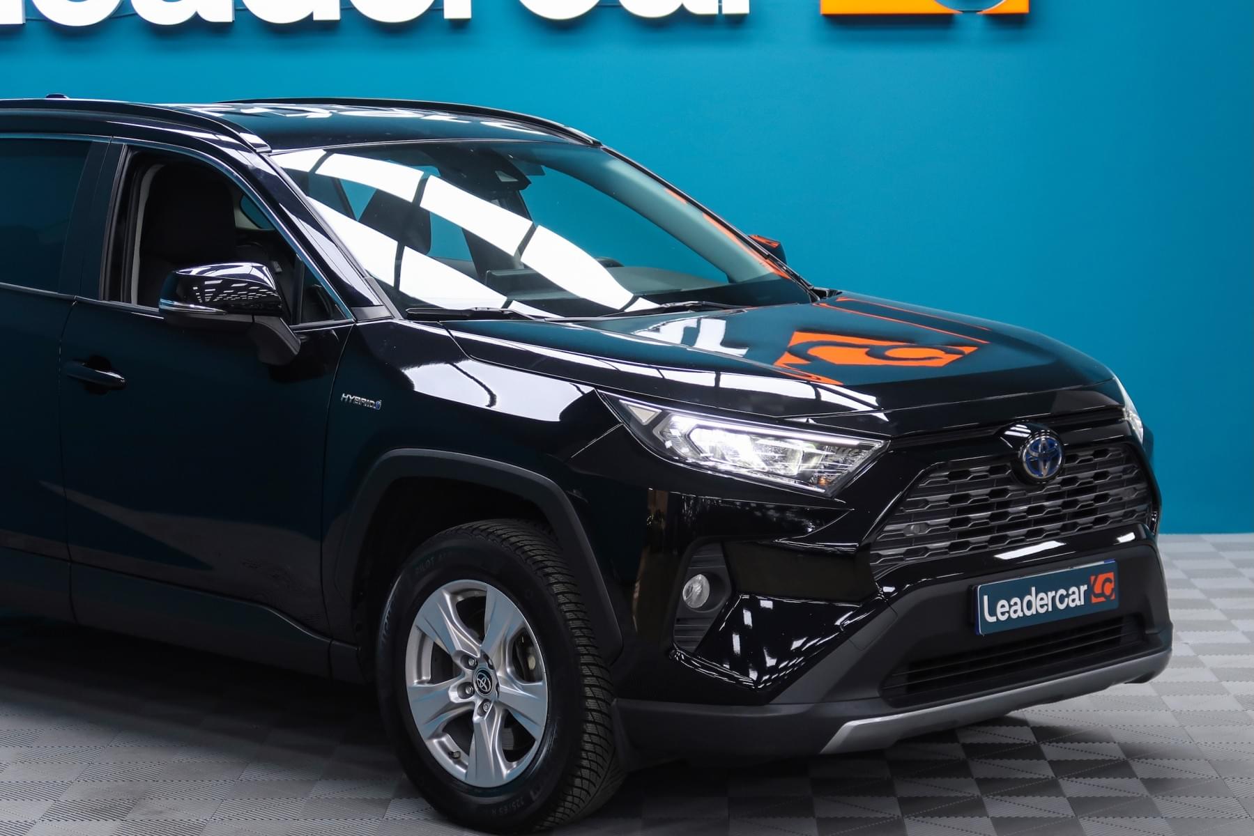 TOYOTA RAV4 BUSINESS 9 