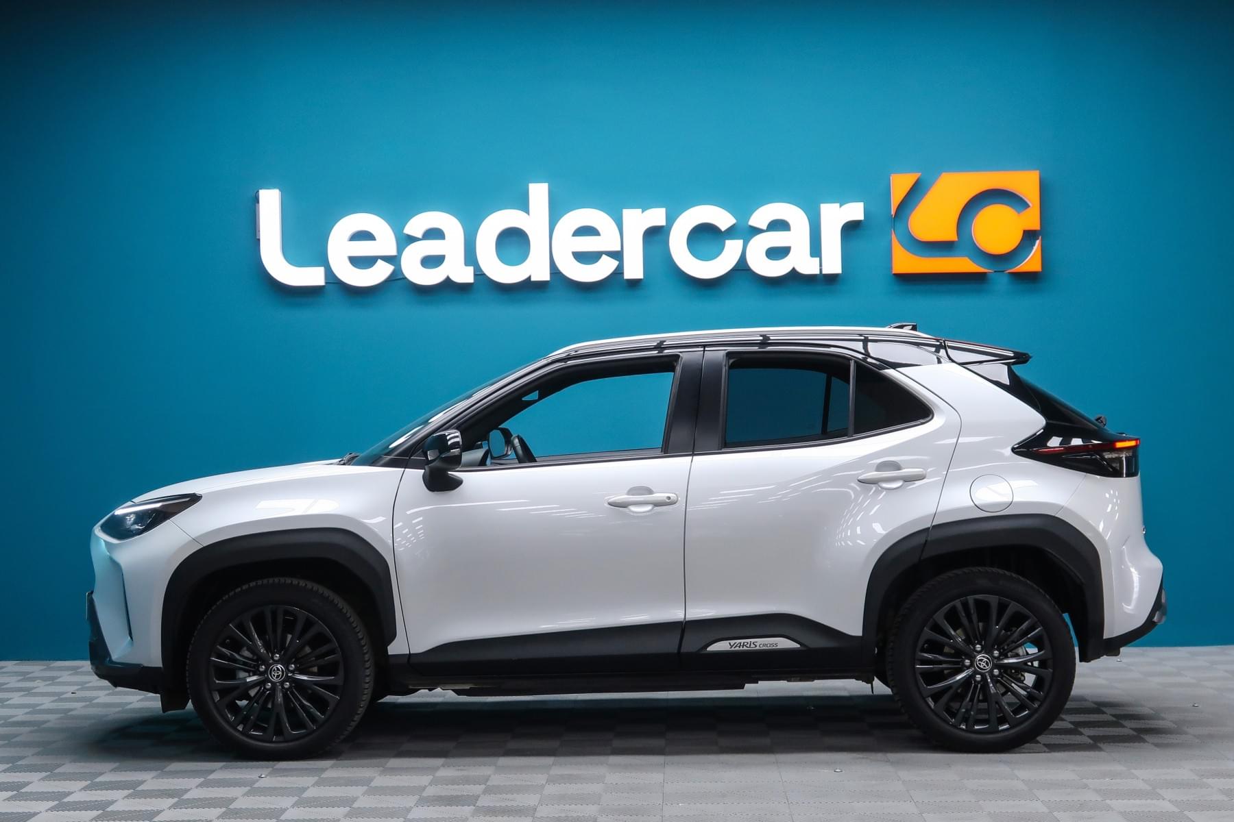 TOYOTA YARIS YARIS CROSS ADVENTURE 1.5 120H 116CV 11 