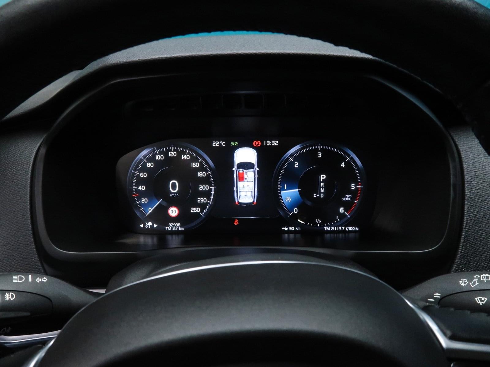 VOLVO XC90 2.0 D5 AWD MOMENTUM AUTO 235CV 33 