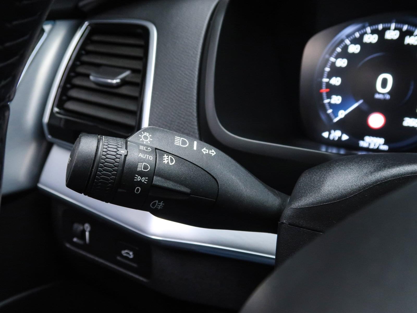 VOLVO XC90 2.0 D5 AWD MOMENTUM AUTO 235CV 34 