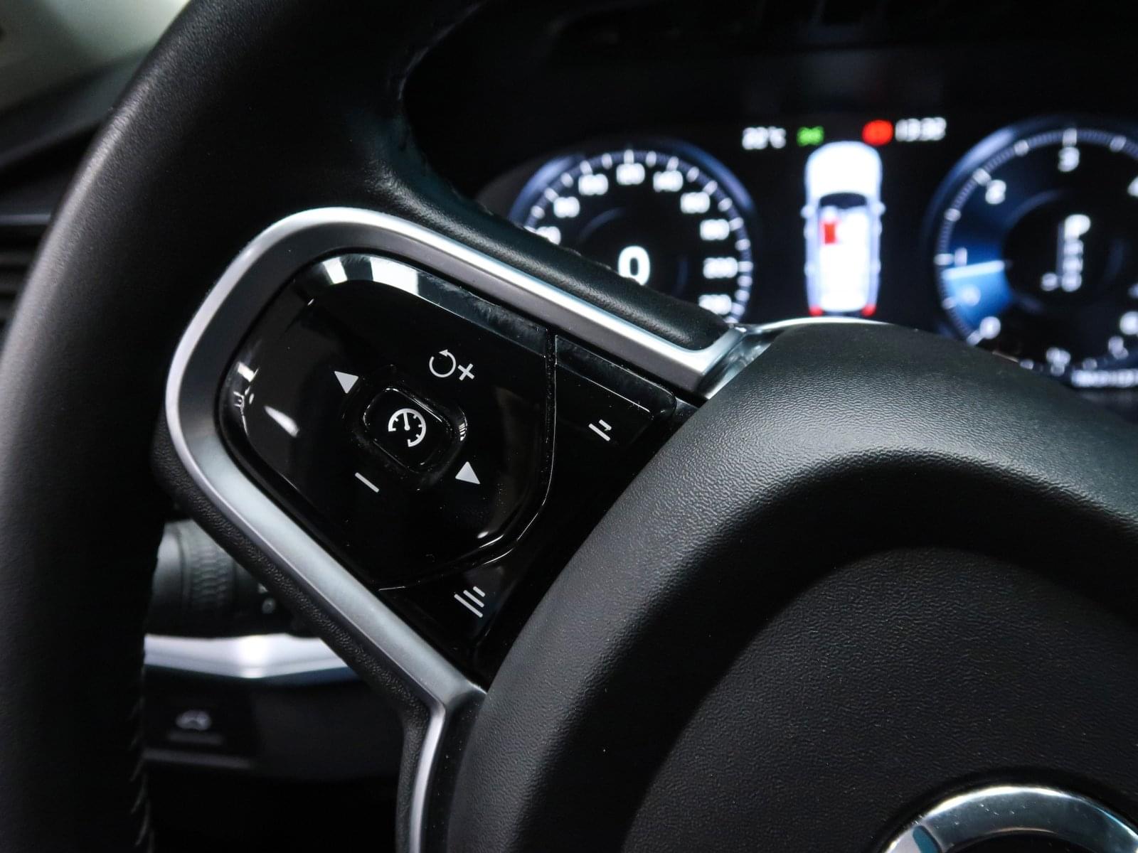 VOLVO XC90 2.0 D5 AWD MOMENTUM AUTO 235CV 35 